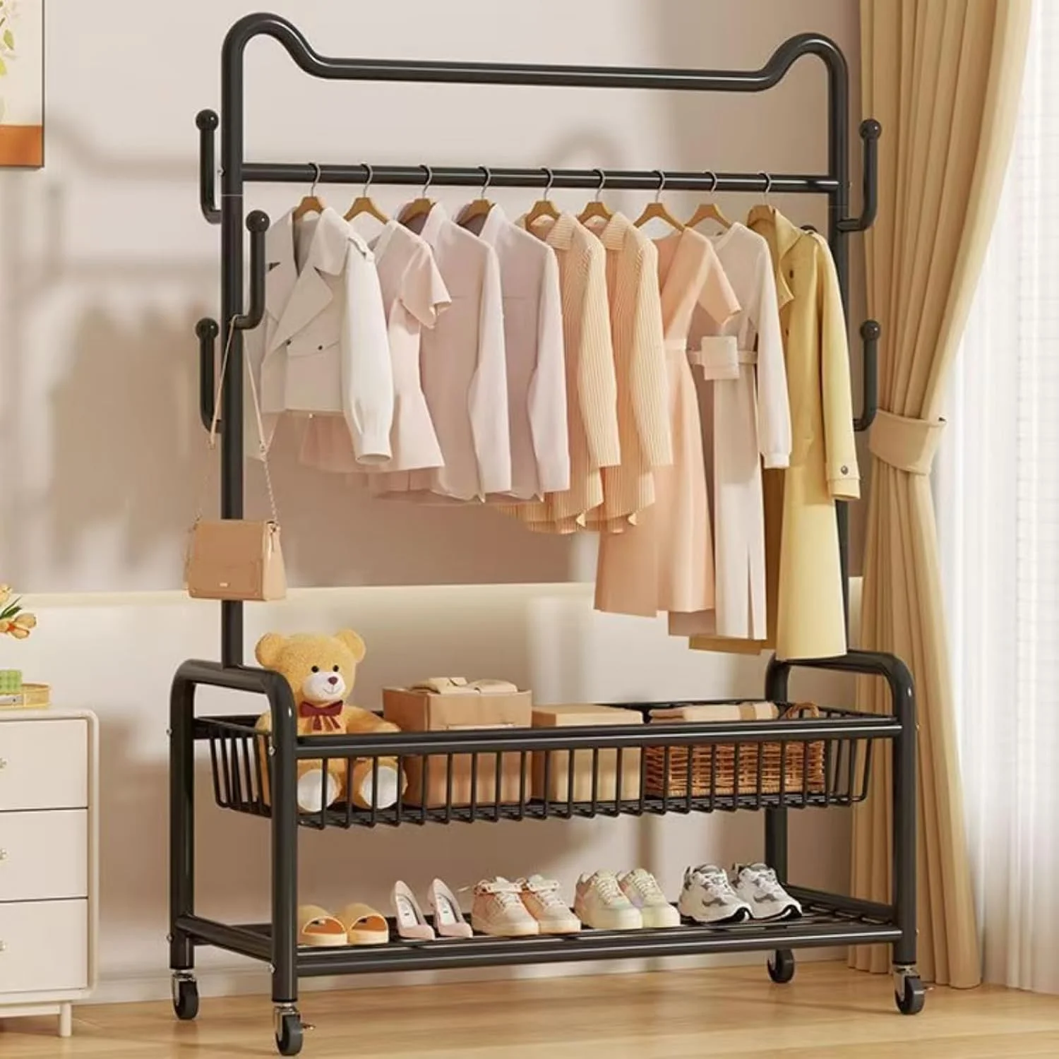 رگال لباس متحرک با چرخ، سبد ذخیره سازی 3 طبقه، قاب فلزی سفید با میله آویز و قفسه (مشکی)