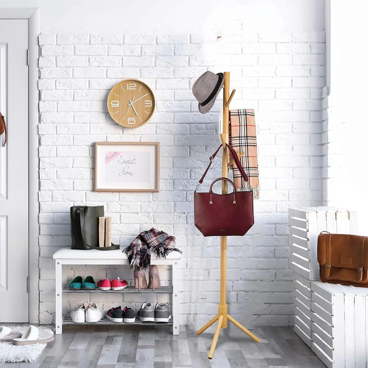 چوب لباسی ایستاده چوبی با ۸ آویز، پایه درختی از جنس چوب کاج برای کت، کلاه، شال گردن، لباس و کیف دستی (رنگ چوب) چوب لباسی ایستاده چوبی با ۸ آویز، پایه درختی از جنس چوب کاج برای کت، کلاه، شال گردن، لباس و کیف دستی (رنگ چوب)