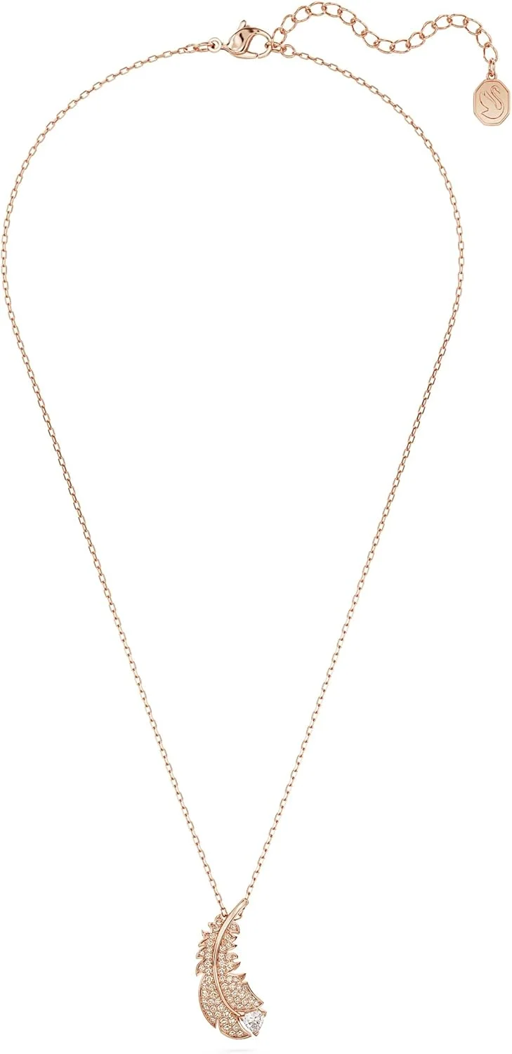 گردنبند آویز پر نایس سواروسکی، زیرکونیای سفید و کریستال های صورتی با روکش طلایی رزگلد، از مجموعه نایس گردنبند آویز پر نایس سواروسکی، زیرکونیای سفید و کریستال های صورتی با روکش طلایی رزگلد، از مجموعه نایس