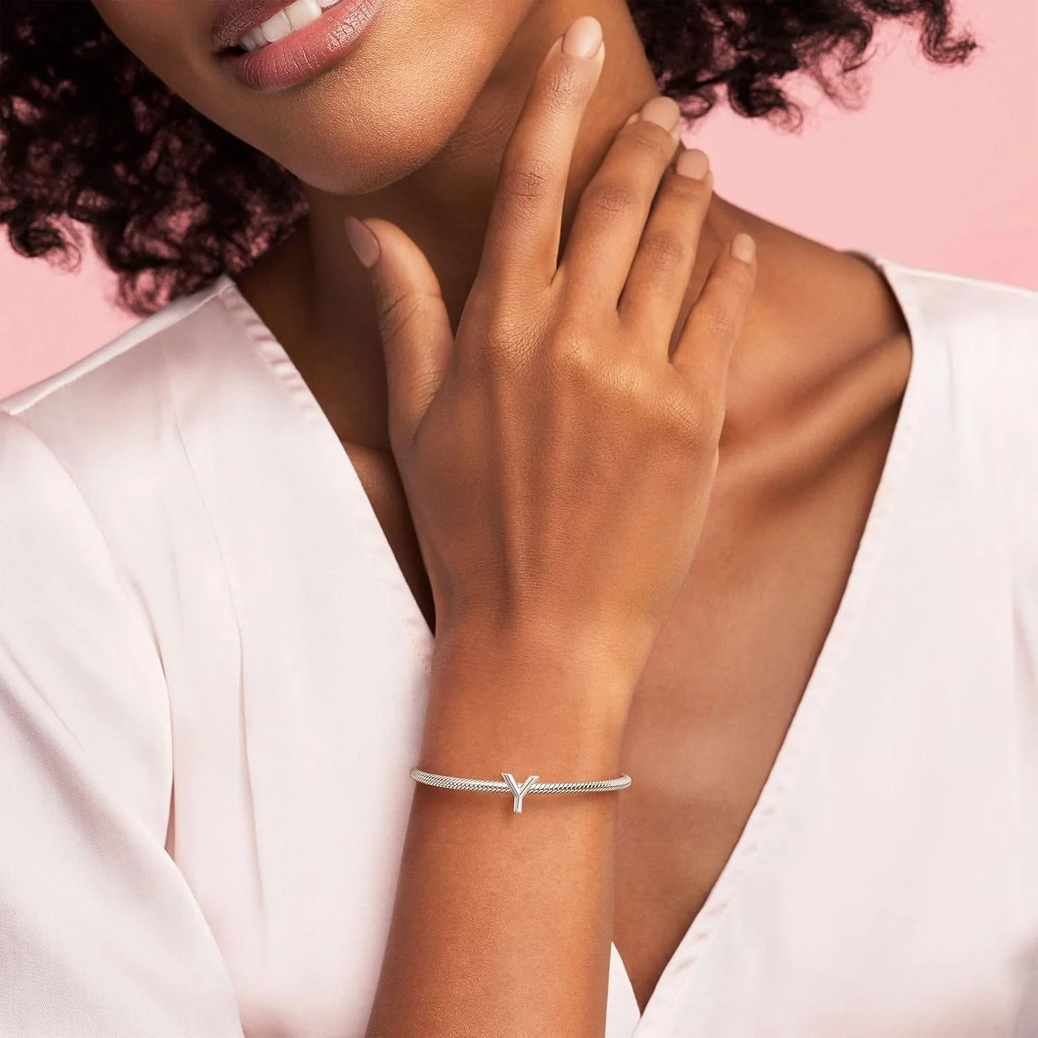 آویز حرف نقره ای 925 پاندورا، فلزی، سایز واحد آویز حرف نقره ای 925 پاندورا، فلزی، سایز واحد