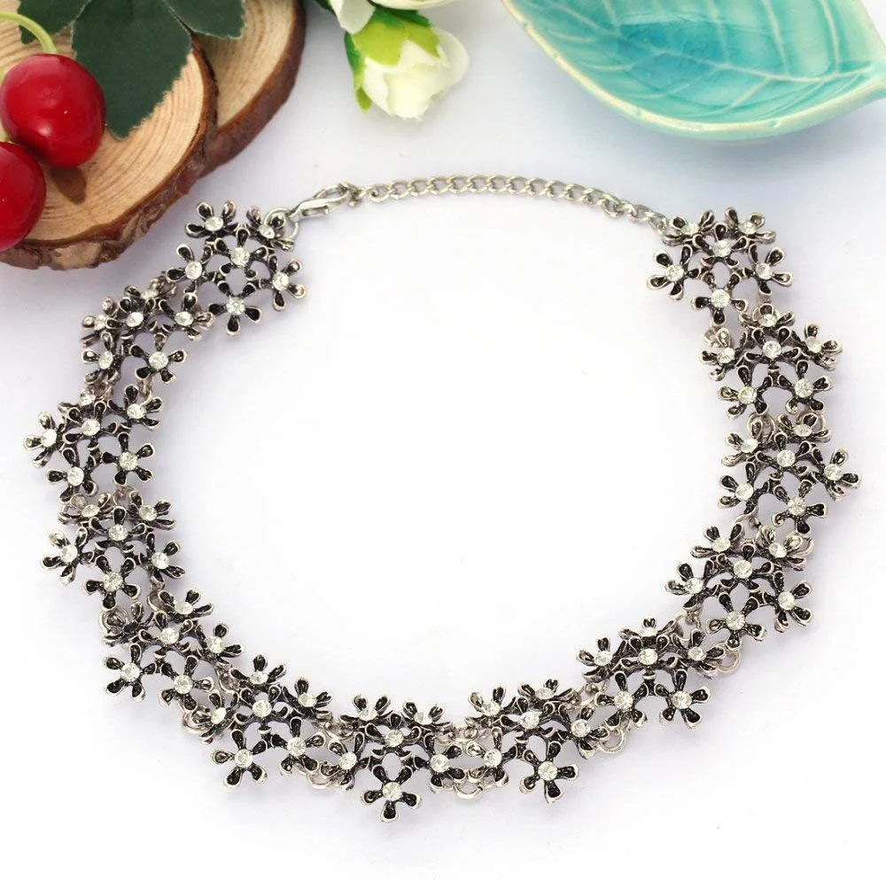 گردنبند چوکر شیک نقره ای اکسید شده مجلسی زنانه و دخترانه Shining Diva (نقره ای)(8428np) گردنبند چوکر شیک نقره ای اکسید شده مجلسی زنانه و دخترانه Shining Diva (نقره ای)(8428np)