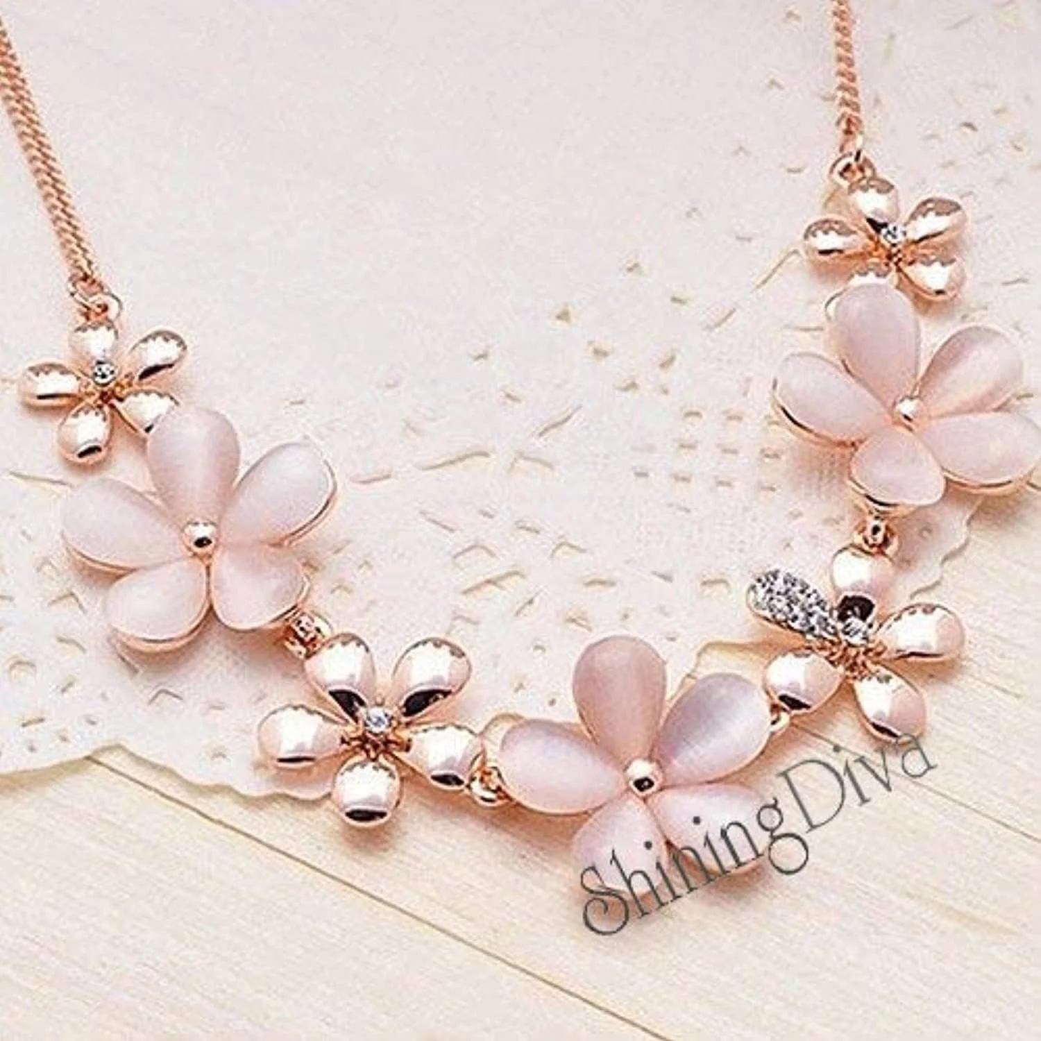 گردنبند زنانه نگیندار با روکش رزگلد گردنبند زنانه نگیندار با روکش رزگلد