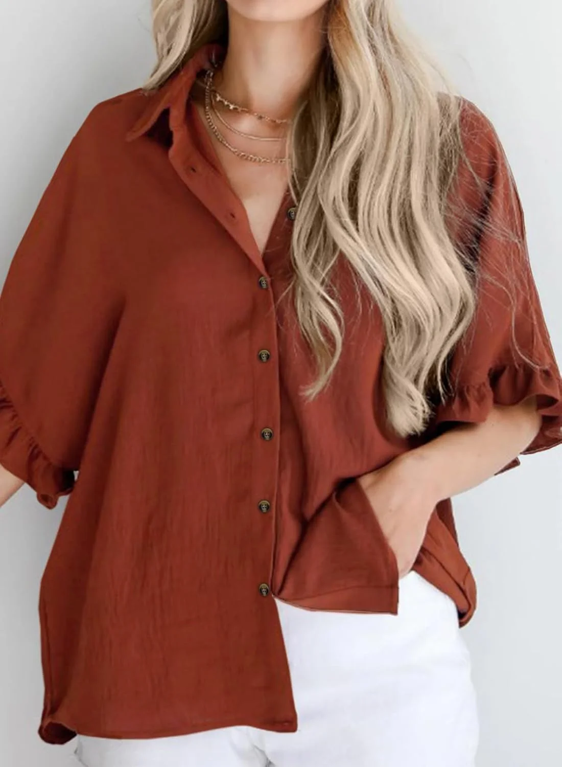 بلوز آستین کوتاه زنانه دکمه دار، یقه هفت، طرح دار - رنگ شتری - سایز M