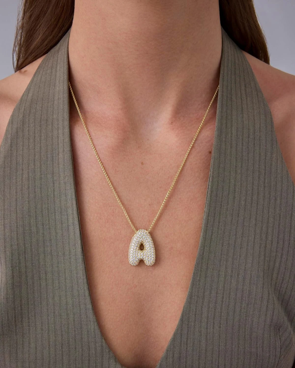 گردنبند زنجیره ای آویز با روکش طلای 14 عیار PAVOI برای زنان | گردنبند حروف الفبای حبابی درشت