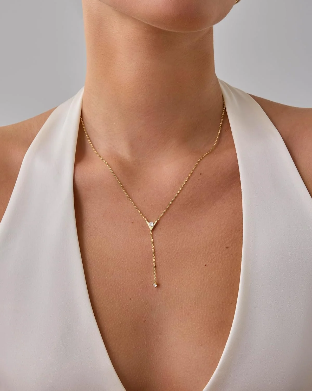 گردنبند آویز ساده زنانه با روکش طلای 14 عیار و نگین های زیرکونیا | گردنبند ظریف گردنبند آویز ساده زنانه با روکش طلای 14 عیار و نگین های زیرکونیا | گردنبند ظریف