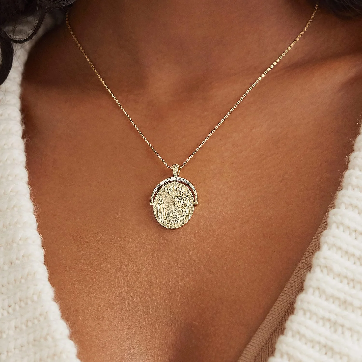 گردنبند آویز سکه ای بیضی شکل حکاکی شده با روکش طلای 14 عیار PAVOI برای زنان | آویزهای بوهمی ستاره ای دست همسا با زنجیر قابل تنظیم | عبارات الهام بخش آرامش بخش گردنبند آویز سکه ای بیضی شکل حکاکی شده با روکش طلای 14 عیار PAVOI برای زنان | آویزهای بوهمی ستاره ای دست همسا با زنجیر قابل تنظیم | عبارات الهام بخش آرامش بخش