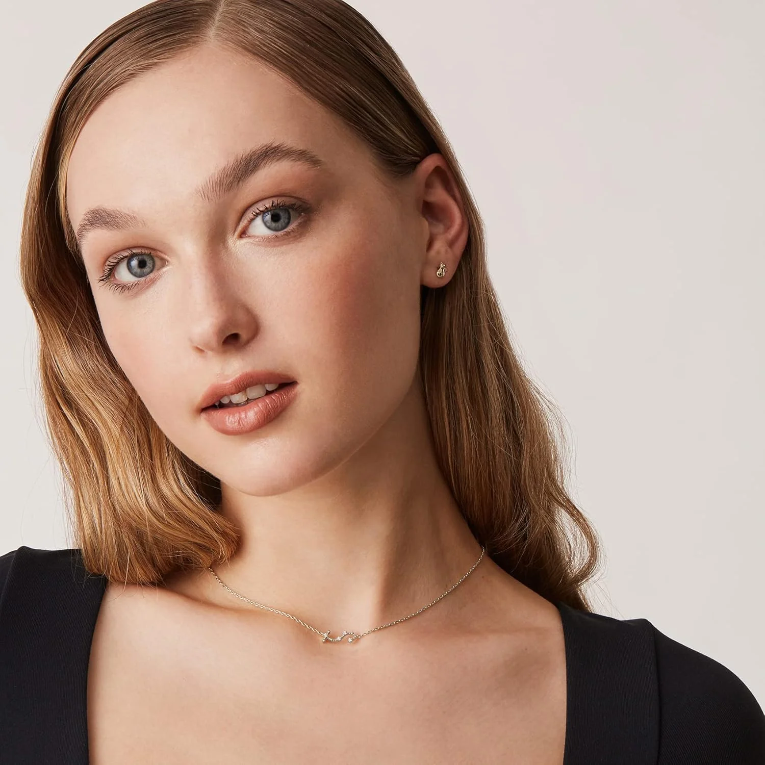 گردنبند طلا 14 عیار با طرح صورت فلکی و نماد ماه تولد