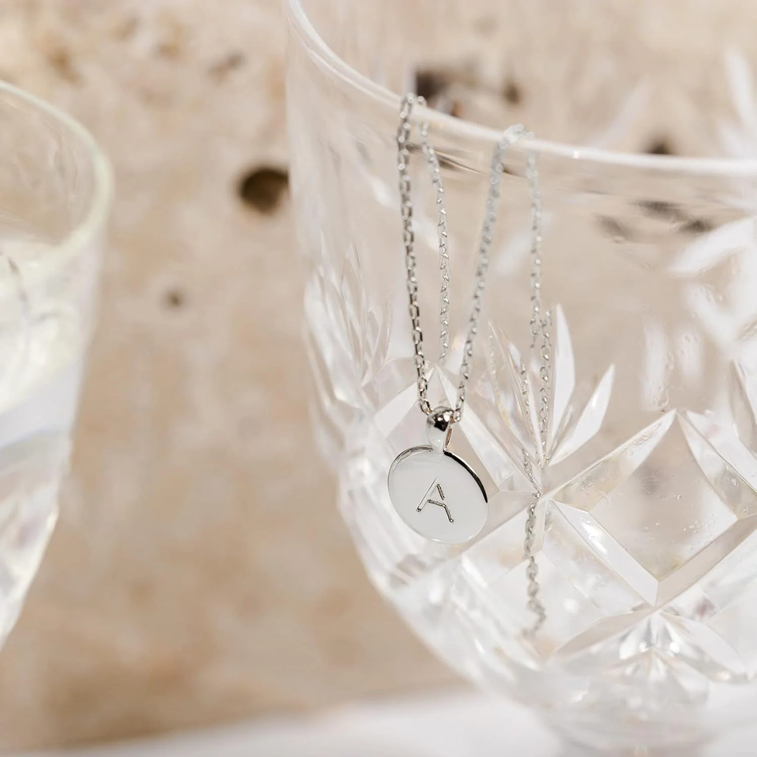 گردنبند حروف با روکش طلای رزگلد 14 عیار PAVOI برای زنان | گردنبند حرف اول اسم طلایی برای دختران