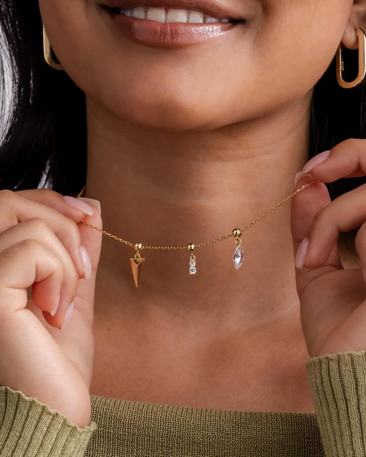 گردنبند زنانه پاوی با روکش طلای 14 عیار و آویزهای زیرکونیا | گردنبند ظریف و زیبا با آویزهای جذاب
