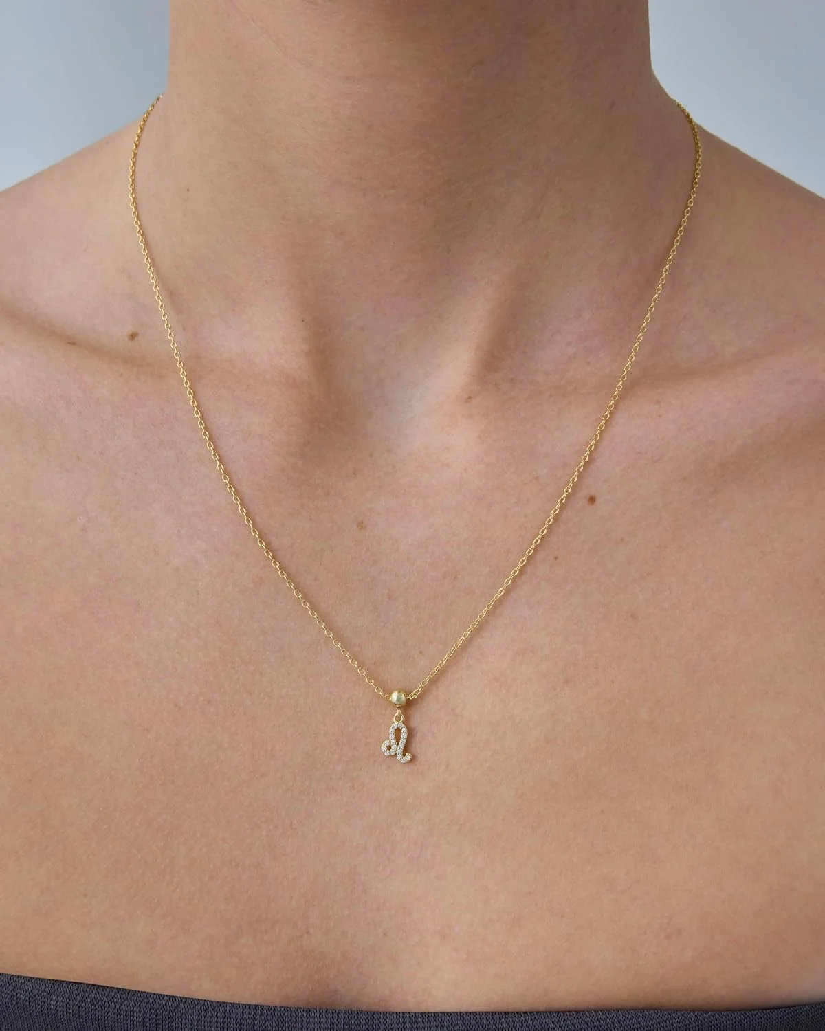 گردنبند طلاکاری شده 14 عیار AVOI با طرح های نجومی برای بانوان | گردنبند جذاب و ظریف با آویز نگین زیرکونیا و قابلیت تنظیم سایز | هدیه ای با طرح زودیاک