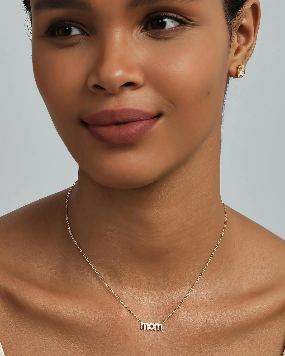 گردنبند آویز طرح مادر با روکش طلای 14 عیار پاوی - جواهرات مد روز با زنجیر قفل خرچنگی گردنبند آویز طرح مادر با روکش طلای 14 عیار پاوی - جواهرات مد روز با زنجیر قفل خرچنگی