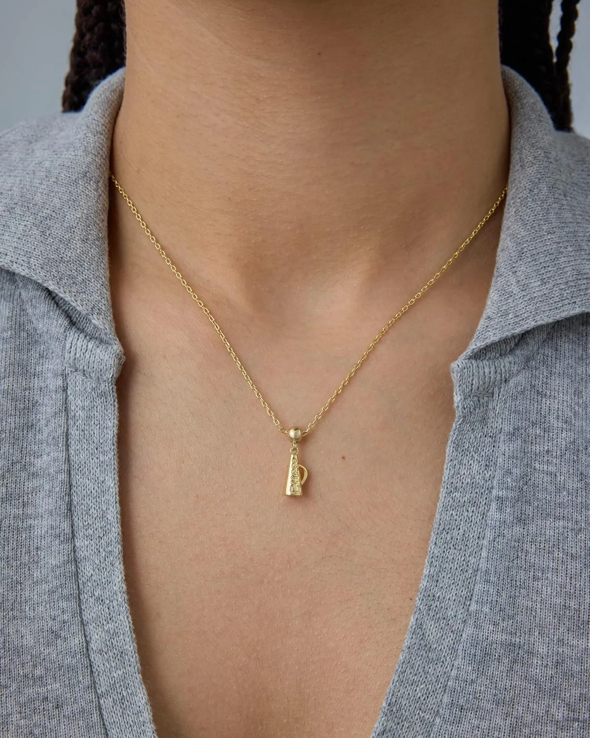 گردنبند آویز شیپوری تشویق آبکاری شده با طلای 14 عیار PAVOI | گردنبند زنجیری قابل تنظیم برای زنان | گردنبند آویز مد روز گردنبند آویز شیپوری تشویق آبکاری شده با طلای 14 عیار PAVOI | گردنبند زنجیری قابل تنظیم برای زنان | گردنبند آویز مد روز