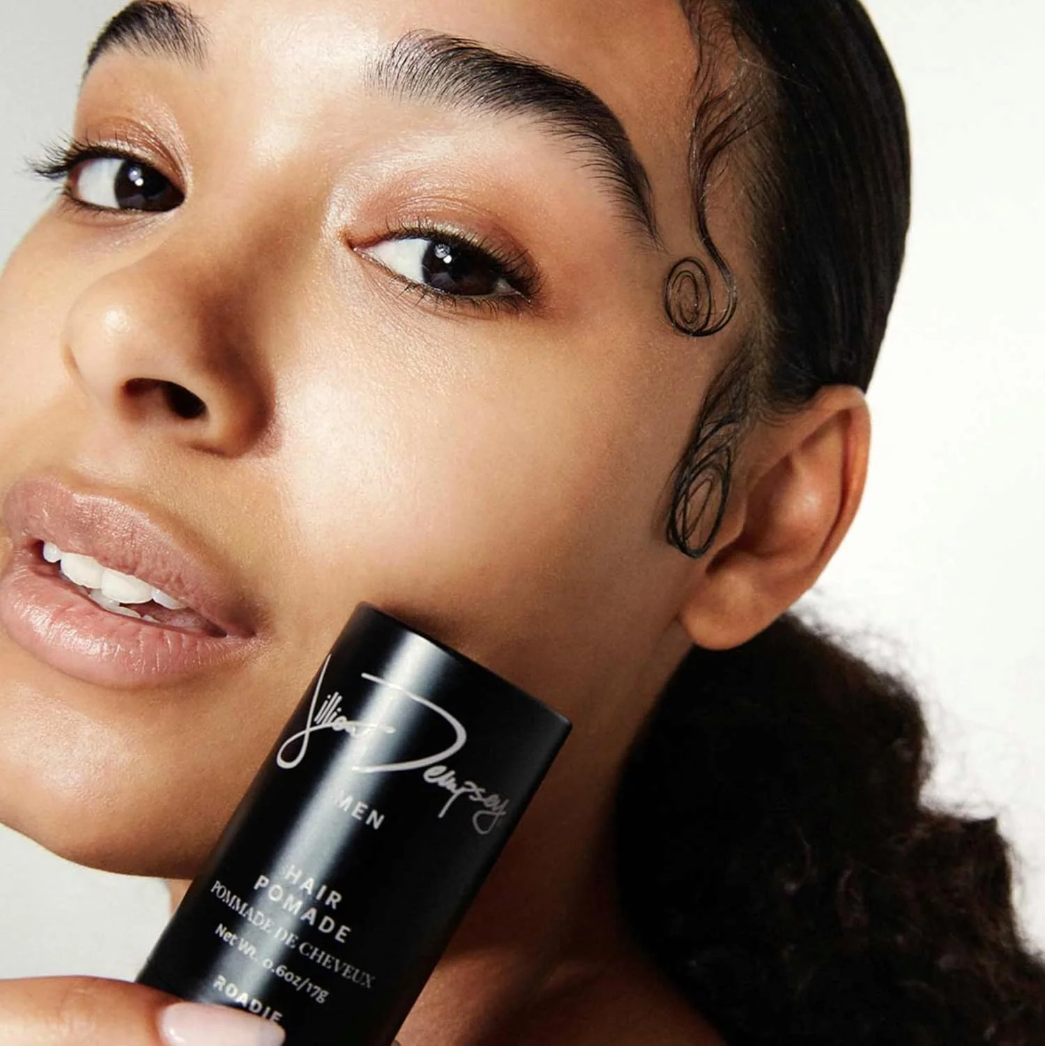 پماد موی جیلیان دمپسی Roadie: حالت دهنده با نگهداری متوسط، پماد برای موهای انعطاف پذیر، بهم ریخته و بافت دار | وگان، زیبایی پاک پماد موی جیلیان دمپسی Roadie: حالت دهنده با نگهداری متوسط، پماد برای موهای انعطاف پذیر، بهم ریخته و بافت دار | وگان، زیبایی پاک