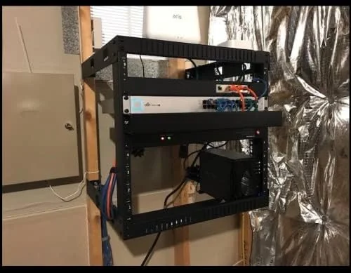 KENUCO (6U, مشکی) - رک شبکه فولادی با فریم باز دیواری 6 یونیت عمق 45 سانتی متر