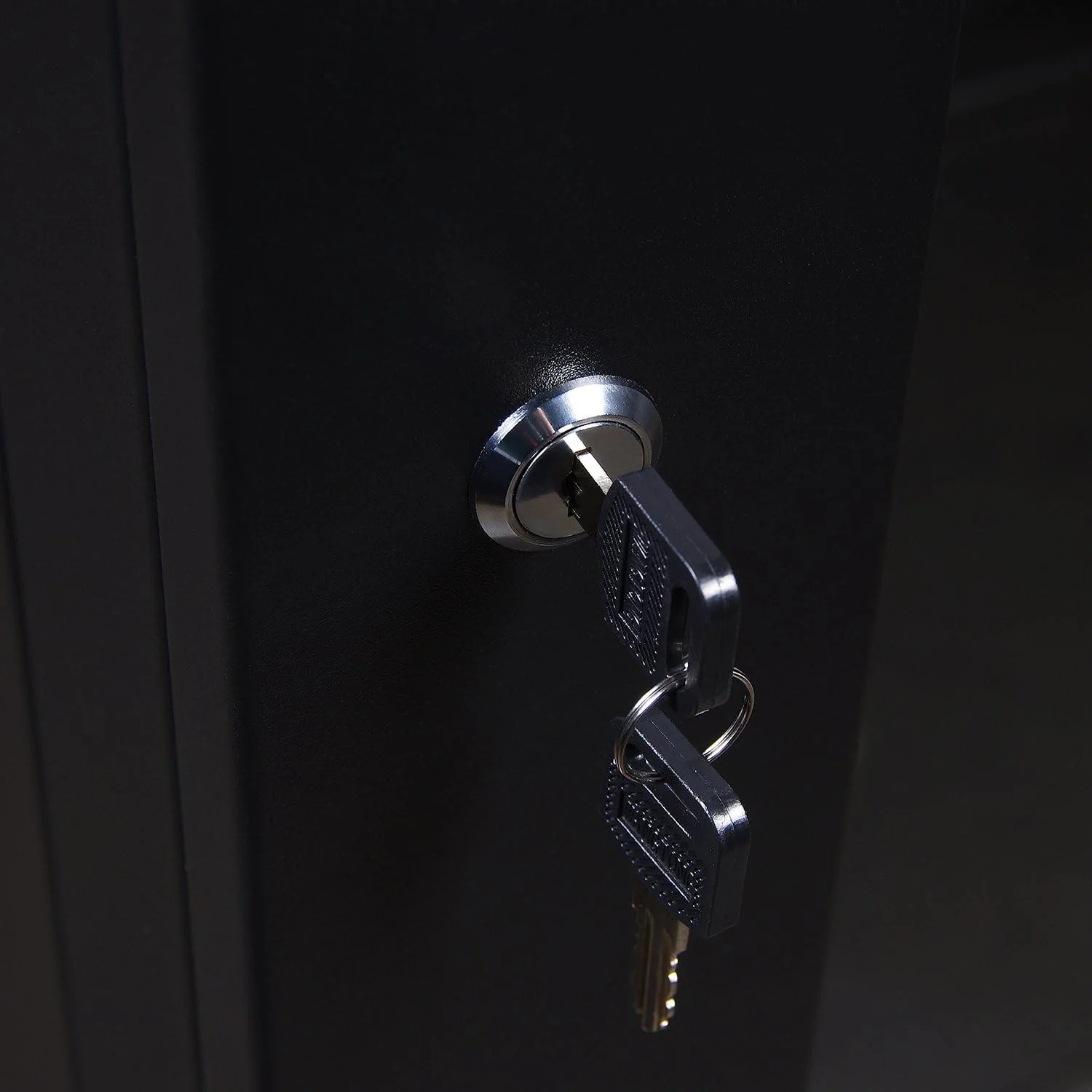 محفظه کابینت دیواری حرفه ای Rosewill 9U، رک شبکه سرور 19 اینچی با درب شیشه ای قفل دار، عمق 16 اینچ، مشکی (RSWM-9U001)