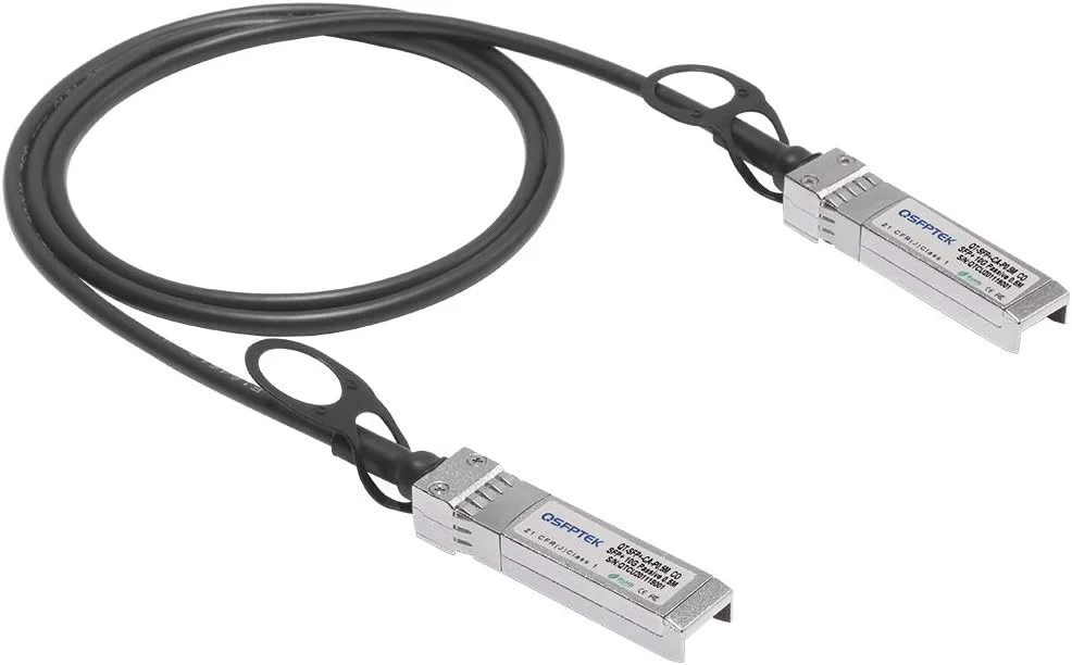 کابل داک QSFPTEK 10G SFP+، کابل مسی Twinax اتصال مستقیم پسیو 0.5 متری (2 فوت) برای سیسکو SFP-H10GB-CU50CM، یوبیکیوتی، دی-لینک، نت گیر، میکروتیک، دستگاه های سوئیچ باز