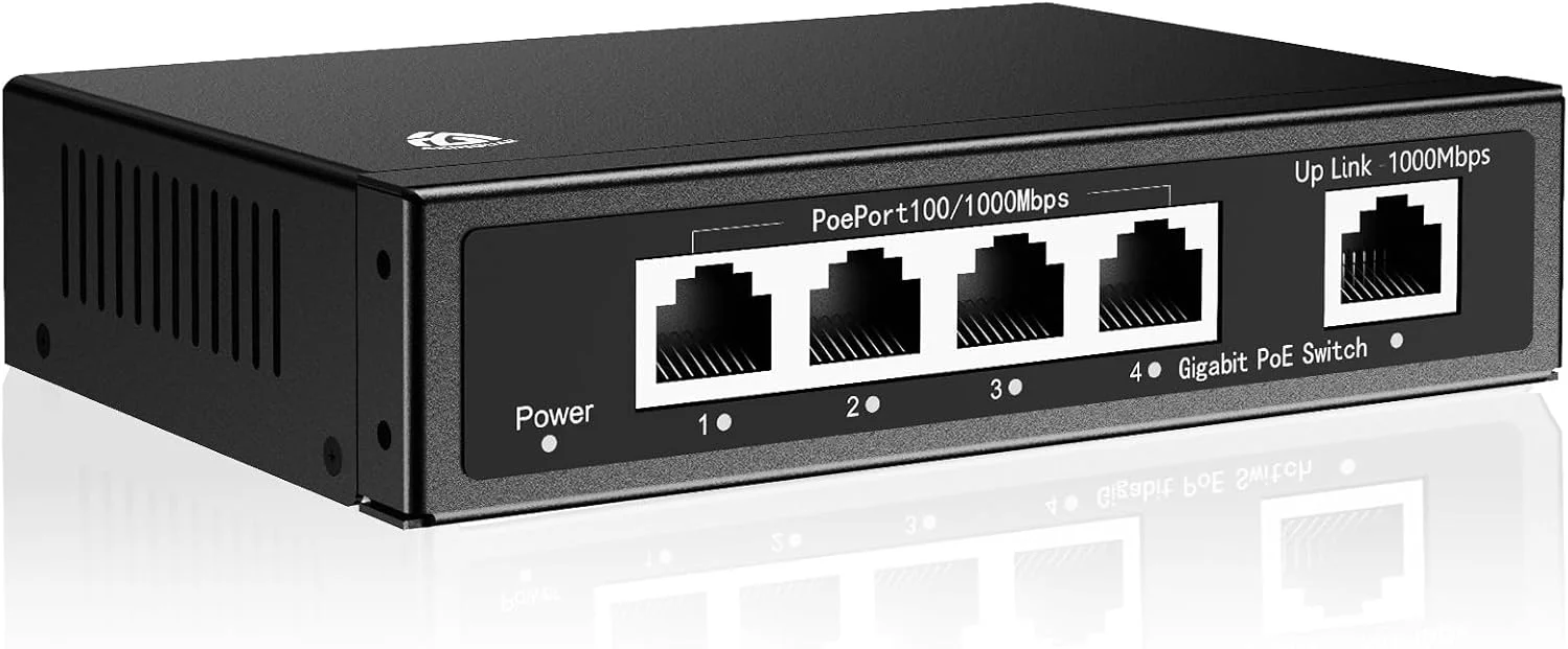 سوئیچ 4 پورت گیگابیتی PoE آکینگوار با یک پورت آپ‌لینک گیگابیتی، سوئیچ اترنت غیر مدیریتی 1000 مگابیت بر ثانیه با توان کل 65 وات، بدنه فلزی، قابل نصب روی میز یا دیوار، پشتیبانی از منبع تغذیه PoE