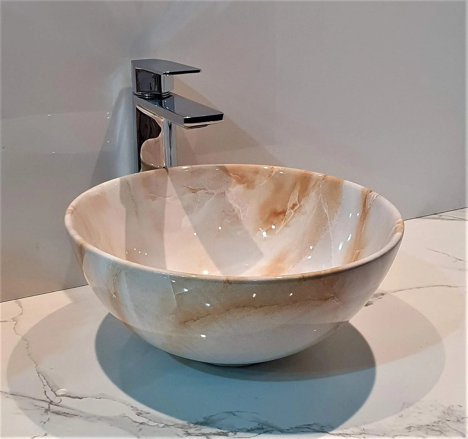 روشویی سرامیکی رومیزی طرح‌دار کوچک گرد ممتاز مناسب روشویی/سینک روکار با روکش براق برای حمام و اتاق نشیمن، ابعاد 30x30x12.5 سانتی‌متر (رنگ اونیکس براق)