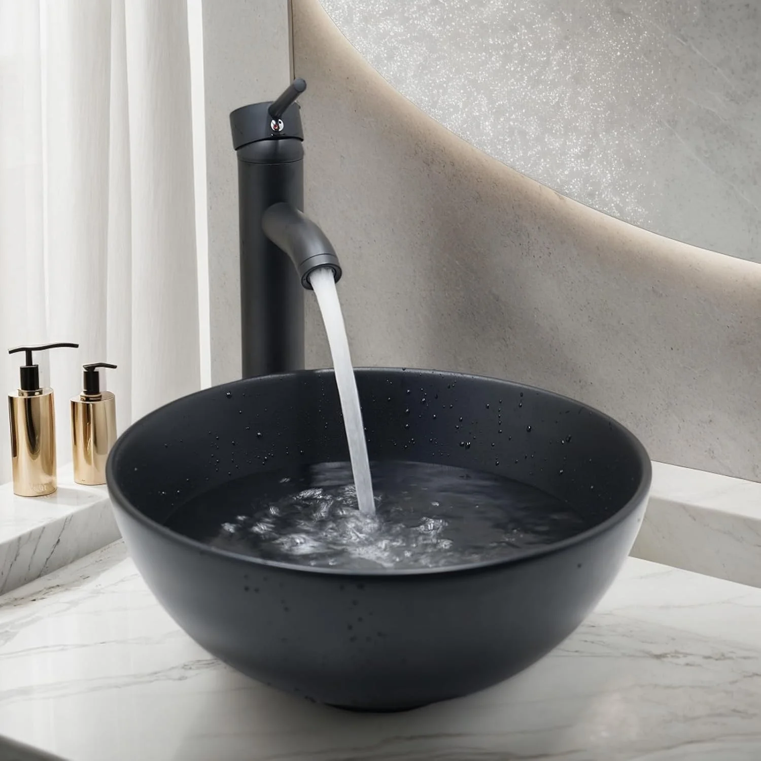 روشویی سرامیکی کاسه ای مشکی مات گرد 13 اینچی مناسب حمام، نصب روکار، به همراه شیر مشکی و تخلیه
