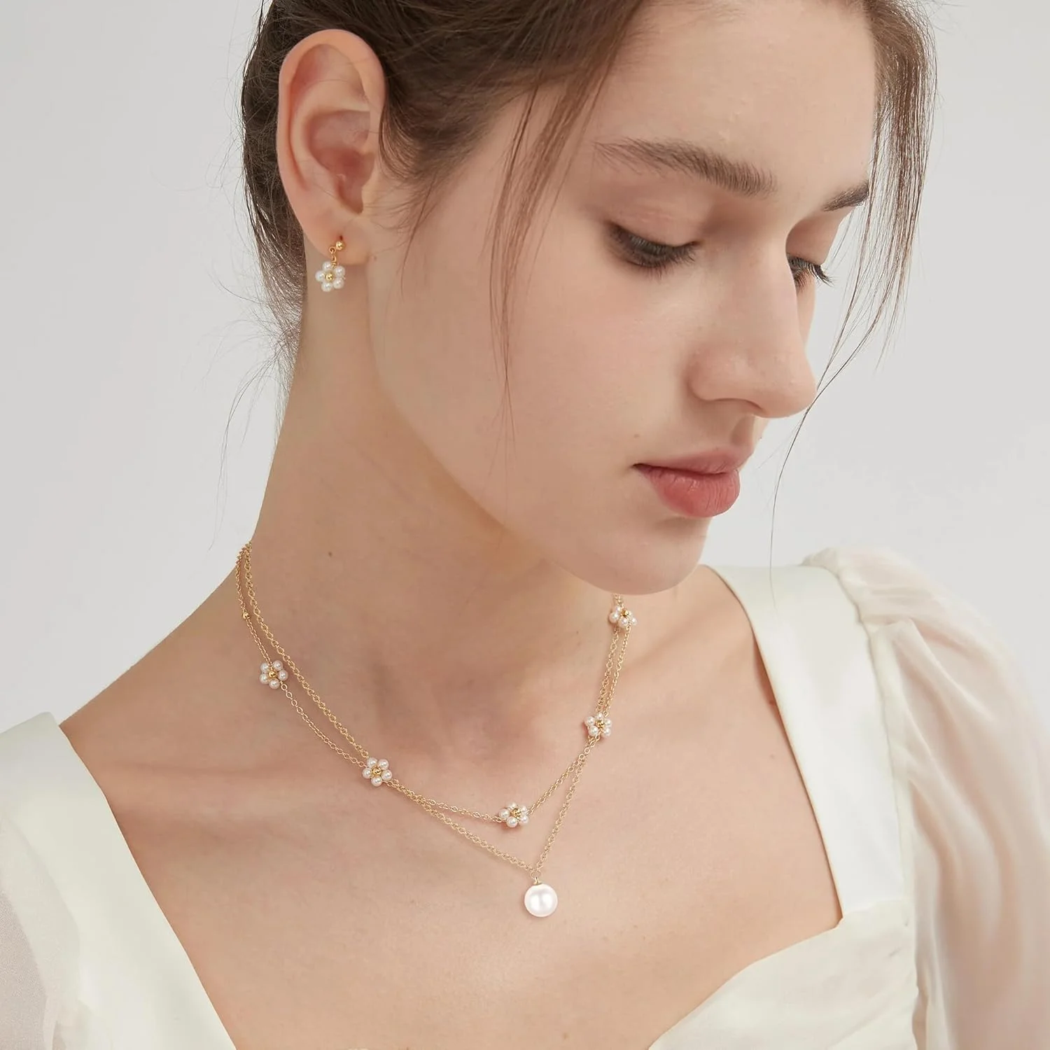 ست گردنبند زنانه شامل گردنبند مرواریدی لایه ای گل مینا، گردنبند چوکر مرواریدی طلای 14 عیار به عنوان جواهرات گل تابستانی، گردنبند طلایی مد روز به عنوان هدیه تولد ساحلی برای او