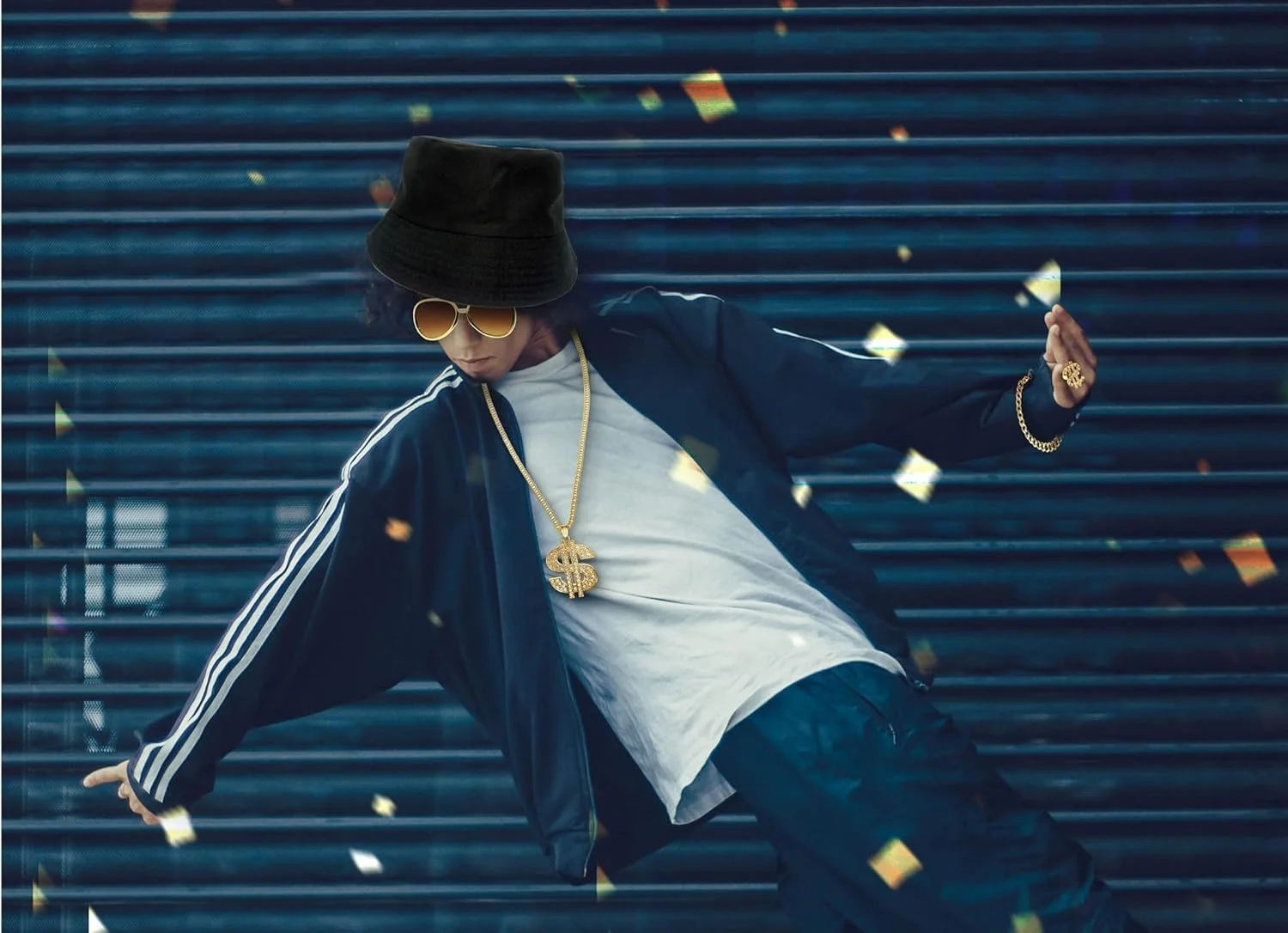 ست 5 تکه لوازم جانبی هیپ هاپ شامل کلاه سطلی، عینک آفتابی، زنجیر علامت دلار، انگشتر و دستبند