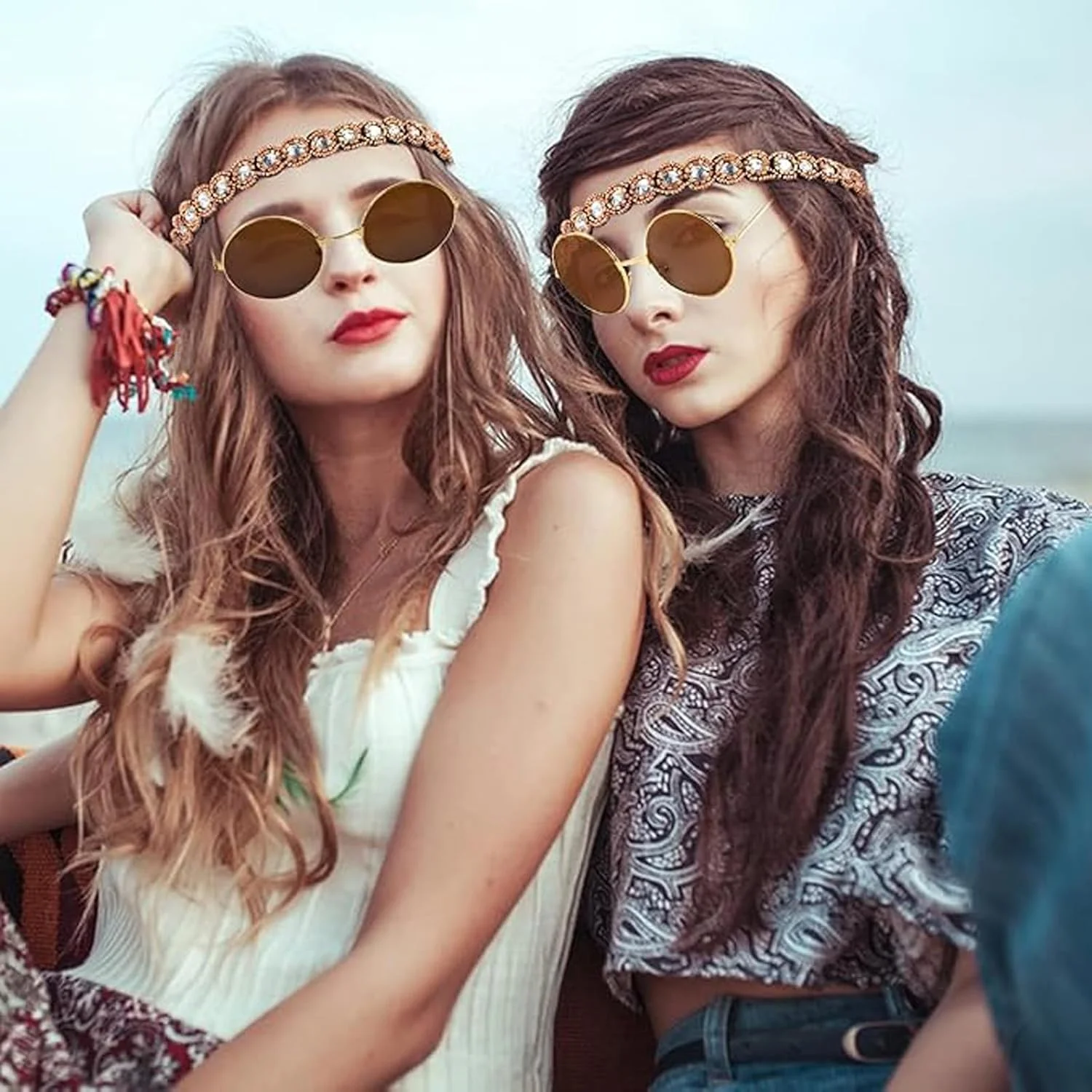 ست 4 تکه اکسسوری دیسکو دهه 1970، شامل هدبند، عینک آفتابی براق، گوشواره و گردنبند، ایده آل برای مهمانی های رترو و لباس های فانتزی زنانه ست 4 تکه اکسسوری دیسکو دهه 1970، شامل هدبند، عینک آفتابی براق، گوشواره و گردنبند، ایده آل برای مهمانی های رترو و لباس های فانتزی زنانه