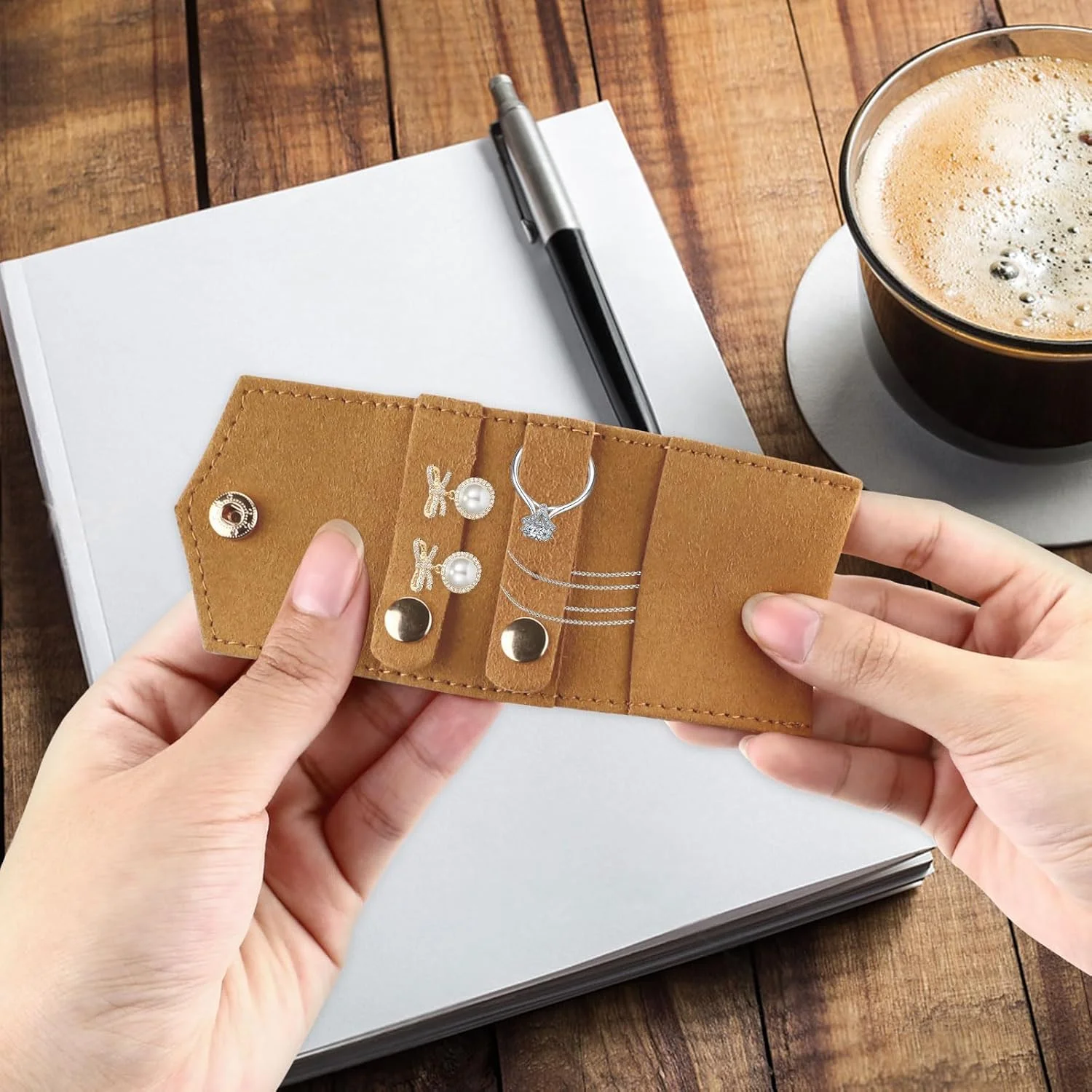 بسته 5 عددی کیف کوچک جواهرات مسافرتی - کیف های مخملی کوچک سازمان دهنده جواهرات با بست دکمه ای، رول جمع و جور قابل حمل برای انگشتر، گوشواره، گردنبند و گل میخ زنانه، نگهداری هدیه