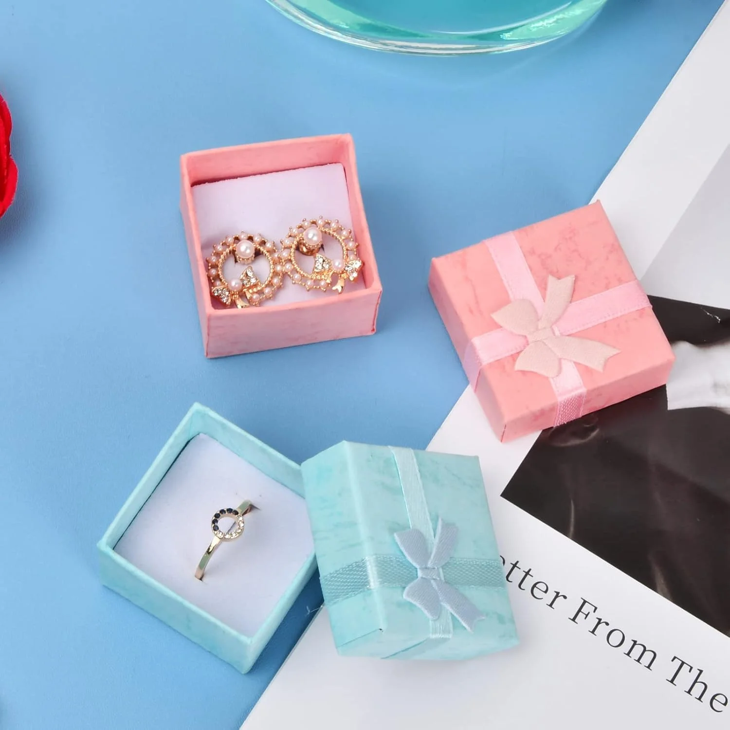 جعبه هدیه جواهرات، جعبه انگشتر کاغذی، جعبه هدیه کوچک با پاپیون، جعبه نمایش جواهرات مربعی برای بسته بندی گردنبند، گوشواره، انگشتر، 4x4x3 سانتی متر (آبی) 24 عدد