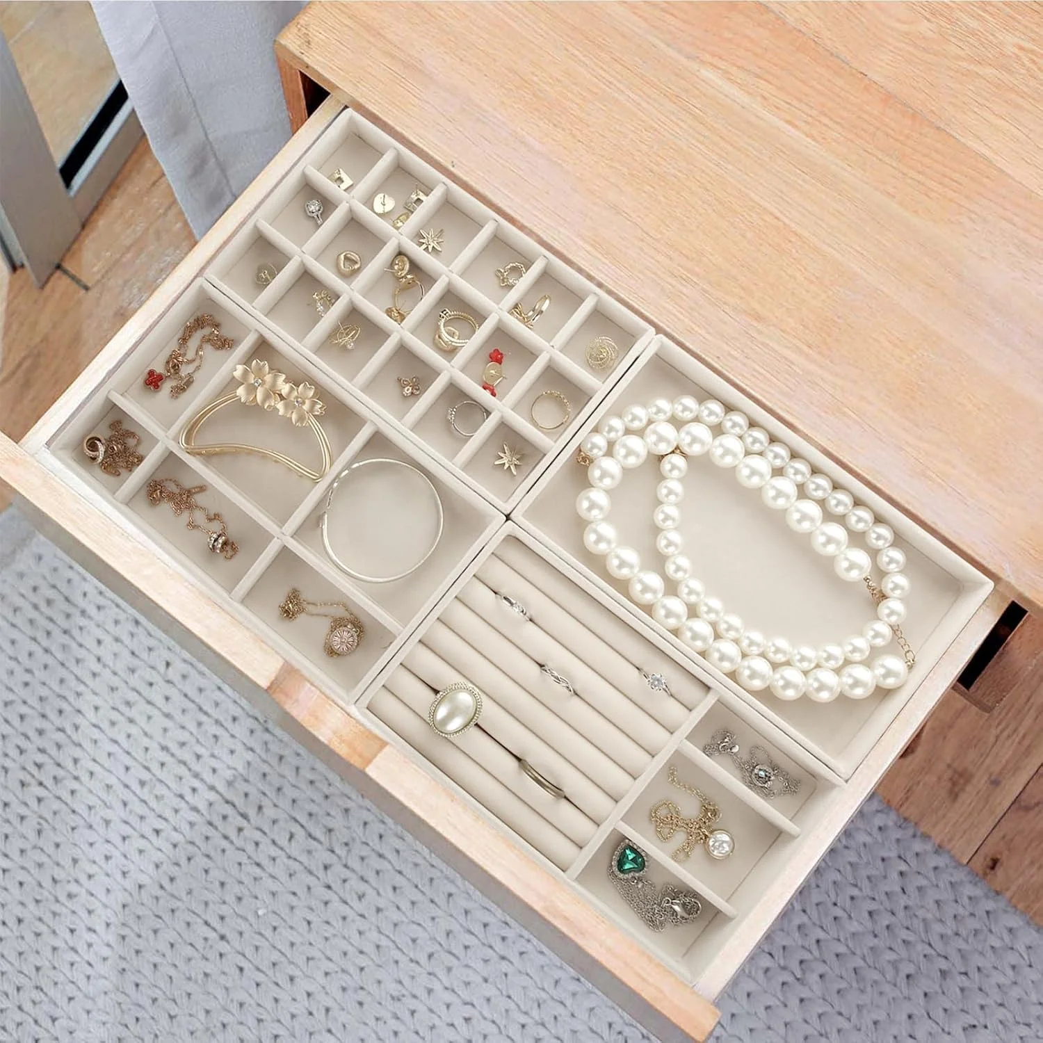 جعبه جواهرات 8 عددی TERRIFI برای کشو، جعبه نگهداری 21x12.3x2.5 سانتی‌متری بژ، مناسب برای سازماندهی گوشواره، گردنبند، دستبند، انگشتر و لوازم جانبی