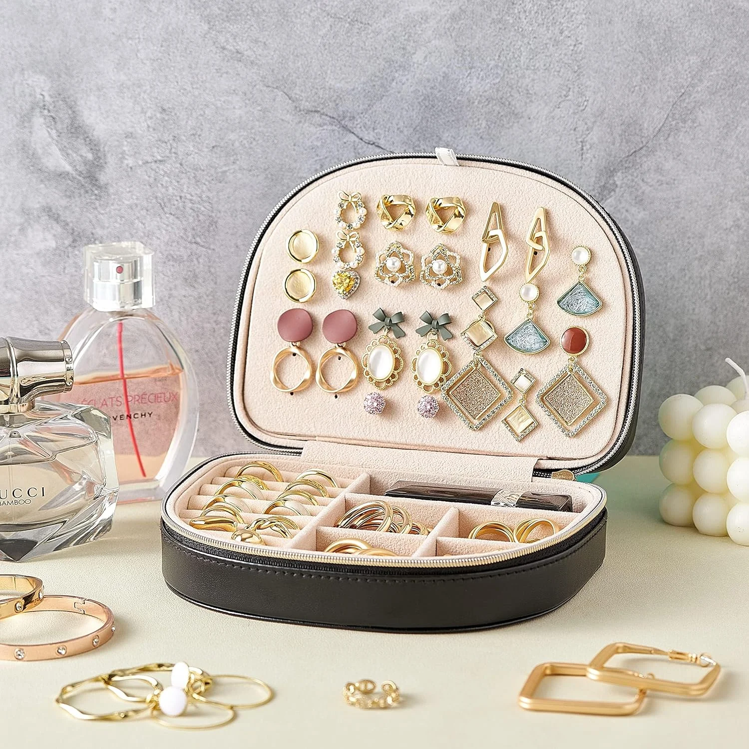 جعبه جواهرات مسافرتی تریفی، جعبه کوچک و قابل حمل به شکل صدف، مینی ارگنایزر 2 لایه از جنس چرم PU، نگهدارنده گوشواره، گردنبند، دستبند و انگشتر برای زنان و دختران - مشکی