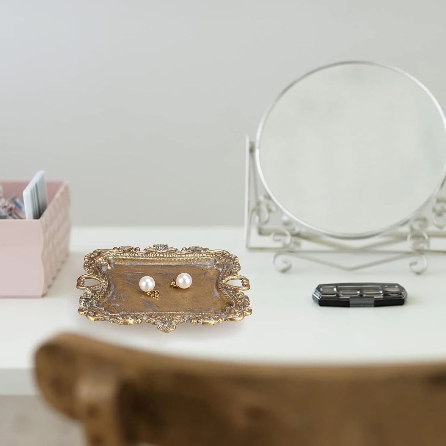 سینی جواهرات کوچک طلایی طرح قدیمی - بشقاب حلقه تزیینی روستایی برای نامزدی و عروسی - سینی گوشواره و گردنبند عتیقه طلایی - سینی های تزئینی کوچک نمایش جواهرات