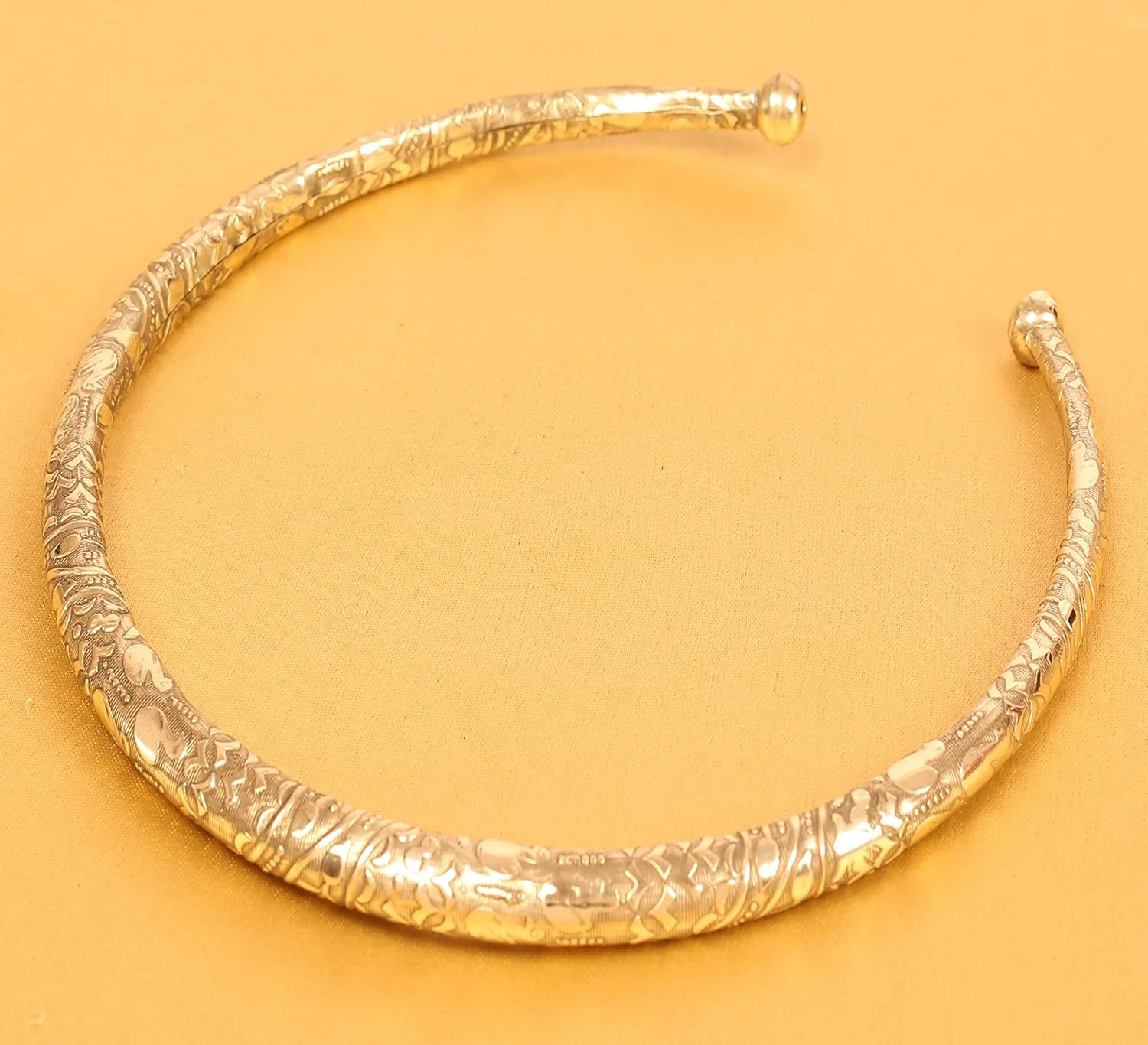 گردنبند هاسلی شیک و مد روز تاچ استون، طراحی زیبا، جواهرات طراح، مناسب برای بانوان، با رنگ طلایی یا نقره ای