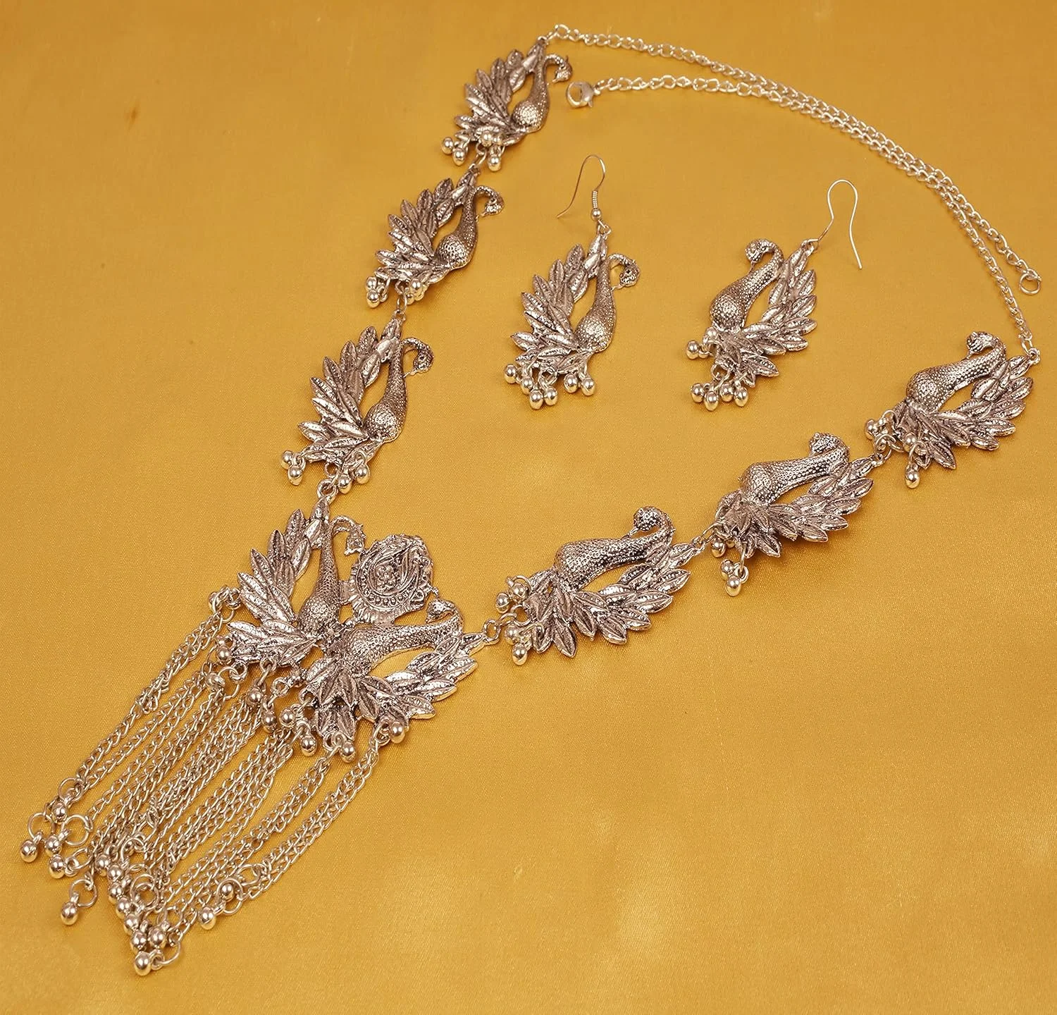 تاچ استون گردنبند طرح طاووس نقره ای اکسید شده، طراحی هندی زیبا و دست ساز برای زنان تاچ استون گردنبند طرح طاووس نقره ای اکسید شده، طراحی هندی زیبا و دست ساز برای زنان