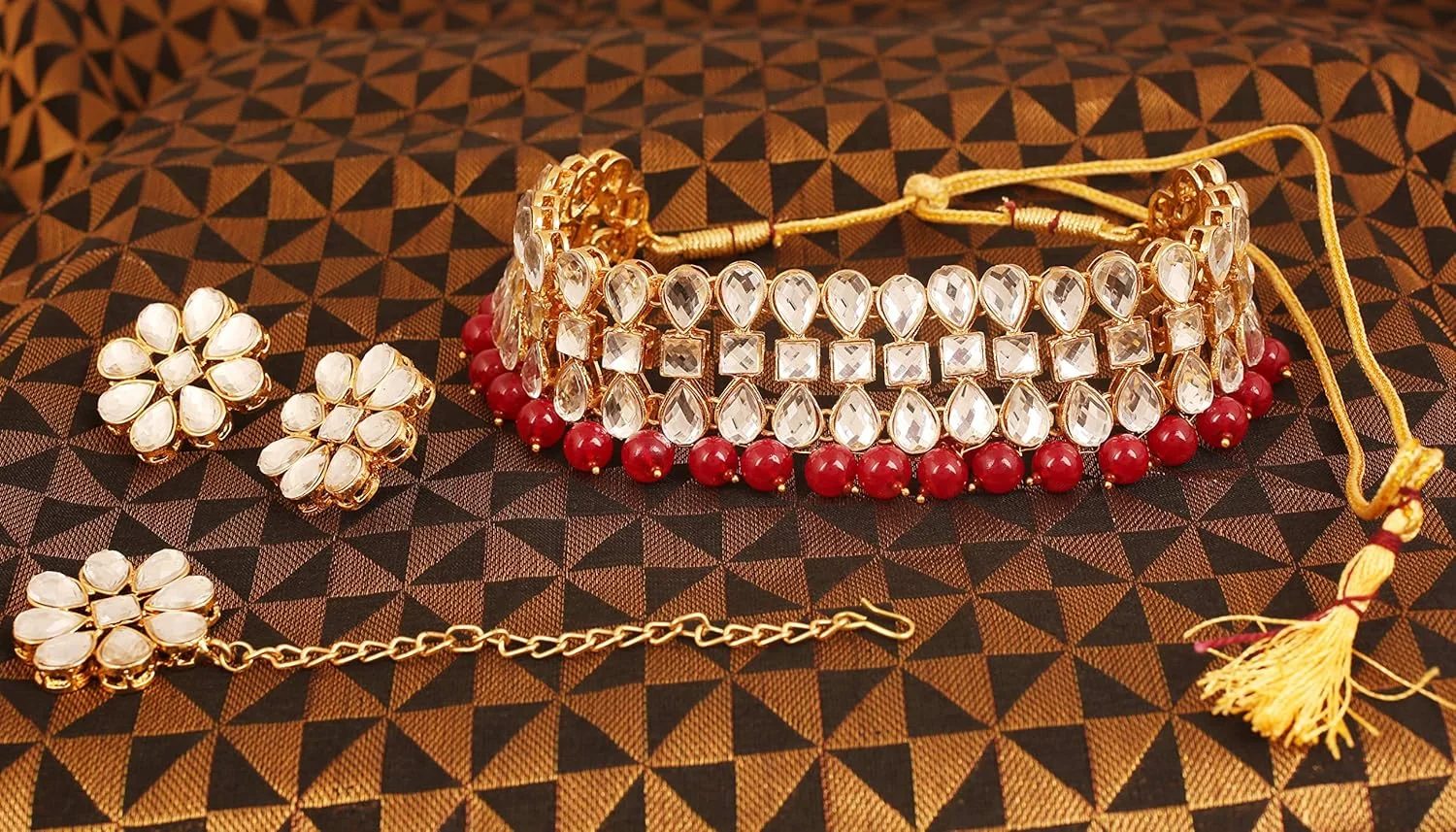 تاچ استون، ست گردنبند چوکر مجلسی با طراحی الهام گرفته از دوره گورکانی، سبک پولکی کندان، طلایی آنتیک، مناسب عروس و بانوان تاچ استون، ست گردنبند چوکر مجلسی با طراحی الهام گرفته از دوره گورکانی، سبک پولکی کندان، طلایی آنتیک، مناسب عروس و بانوان