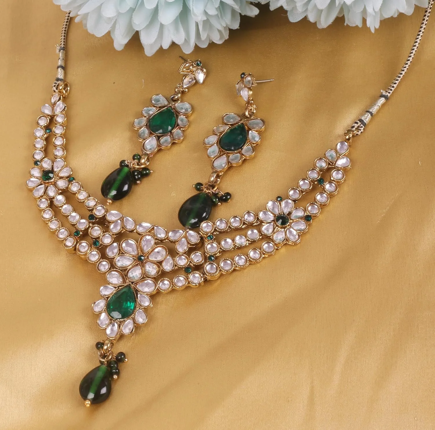 تاچ استون! ست گردنبند و جواهرات طرح گل، کار دست، الهام گرفته از طرح های قدیمی، نگین های زمردی مصنوعی سبز و مهره های شیشه ای، با روکش طلایی آنتیک برای بانوان تاچ استون! ست گردنبند و جواهرات طرح گل، کار دست، الهام گرفته از طرح های قدیمی، نگین های زمردی مصنوعی سبز و مهره های شیشه ای، با روکش طلایی آنتیک برای بانوان