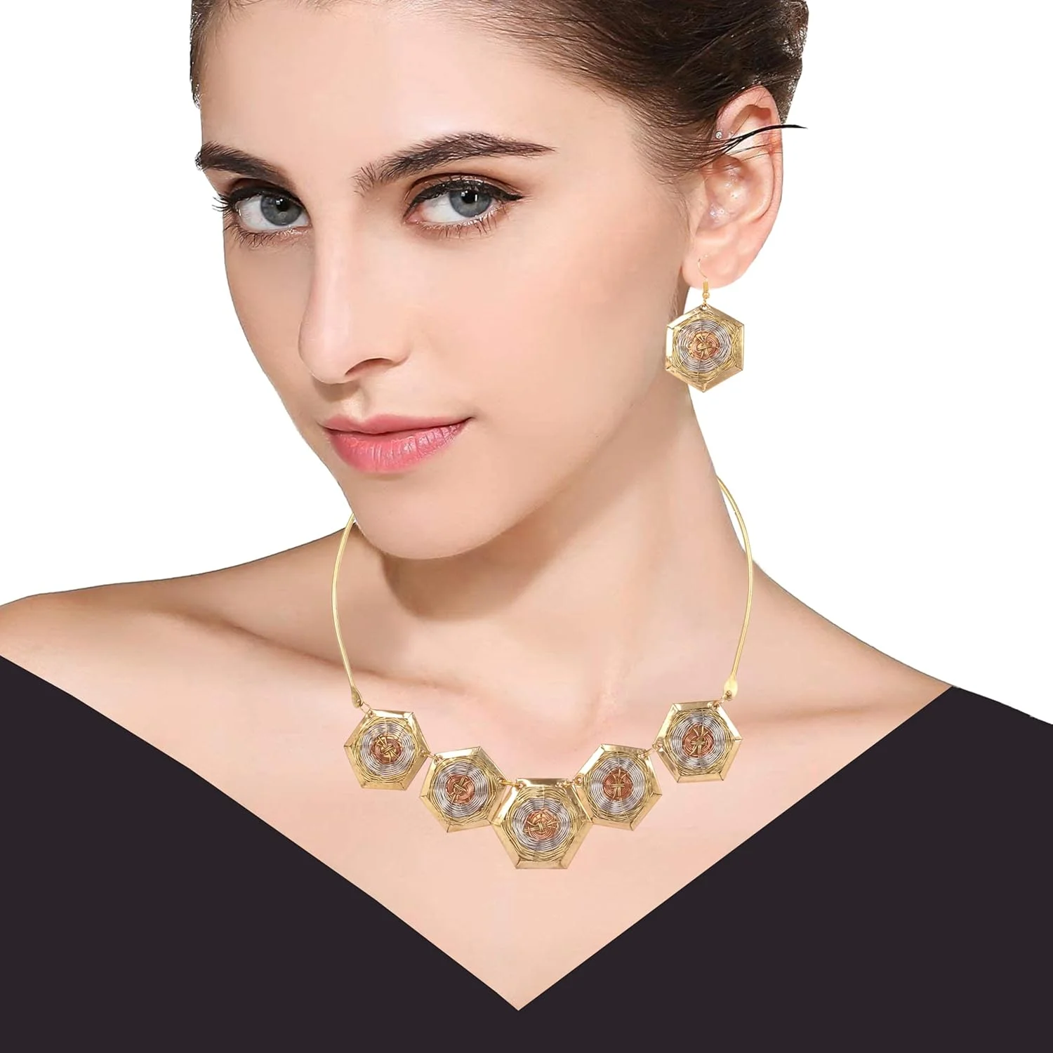 تاچ استون، ست گردنبند و جواهرات طرح بافت سبدی جذاب و دست ساز، با سیم های هم مرکز و طرح شش ضلعی، با رنگ های طلایی، نقره ای و مسی برای بانوان تاچ استون، ست گردنبند و جواهرات طرح بافت سبدی جذاب و دست ساز، با سیم های هم مرکز و طرح شش ضلعی، با رنگ های طلایی، نقره ای و مسی برای بانوان