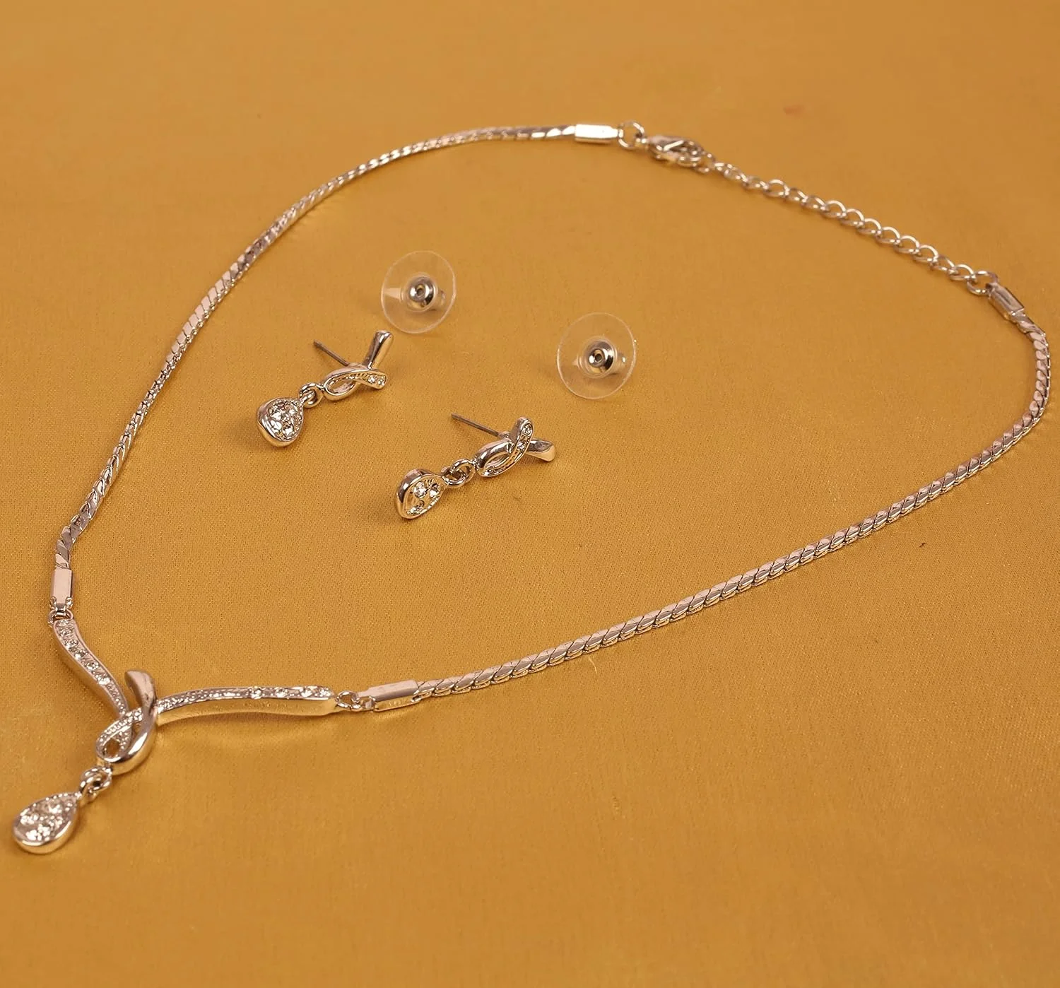 ست گردنبند جواهرات مجلسی طرح الماس و نگین های رنگارنگ با طرحی پیچیده، مناسب عروسی و مهمانی، با روکش طلایی و نقره ای، بدون سنگ قیمتی ست گردنبند جواهرات مجلسی طرح الماس و نگین های رنگارنگ با طرحی پیچیده، مناسب عروسی و مهمانی، با روکش طلایی و نقره ای، بدون سنگ قیمتی