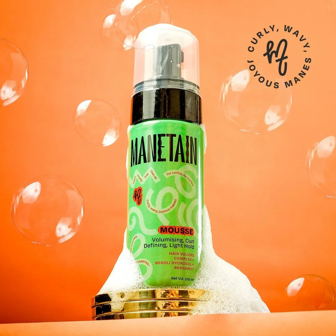 موس مو 150 میلی لیتری MANETAIN برای موهای خشک و وز | موس حجم دهنده و حالت دهنده فر برای انواع مو | فرمول سبک برای نگه دارندگی متوسط | کنترل وز و بهبود بافت مو | وگان و بدون تست حیوانی