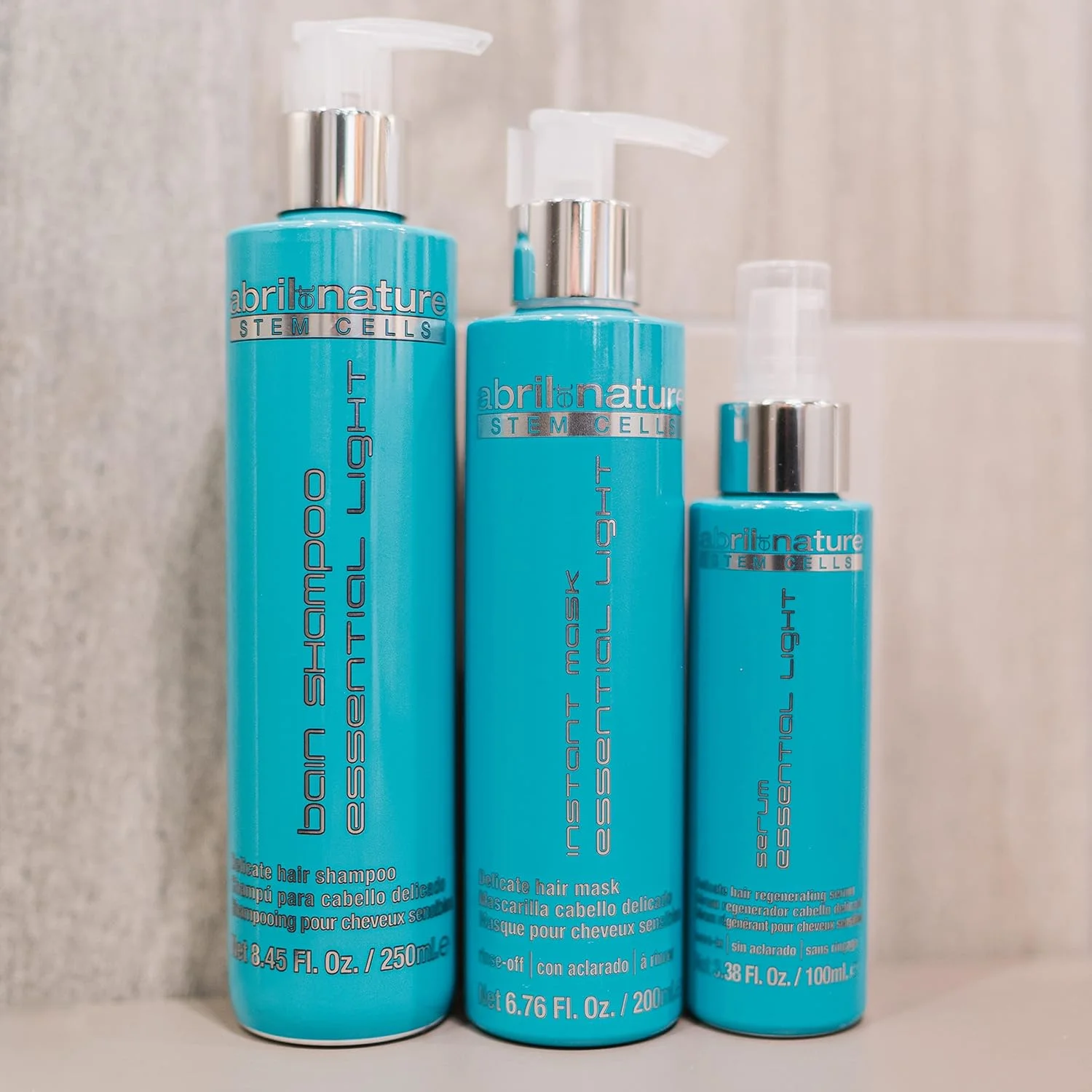 آوریل ات نیچر - ماسک فوری اسنشال لایت - ماسک موی مرطوب کننده - 1000 میلی لیتر - برای موهای نازک و حساس - درمان مو با سلول های بنیادی - محصول وگان