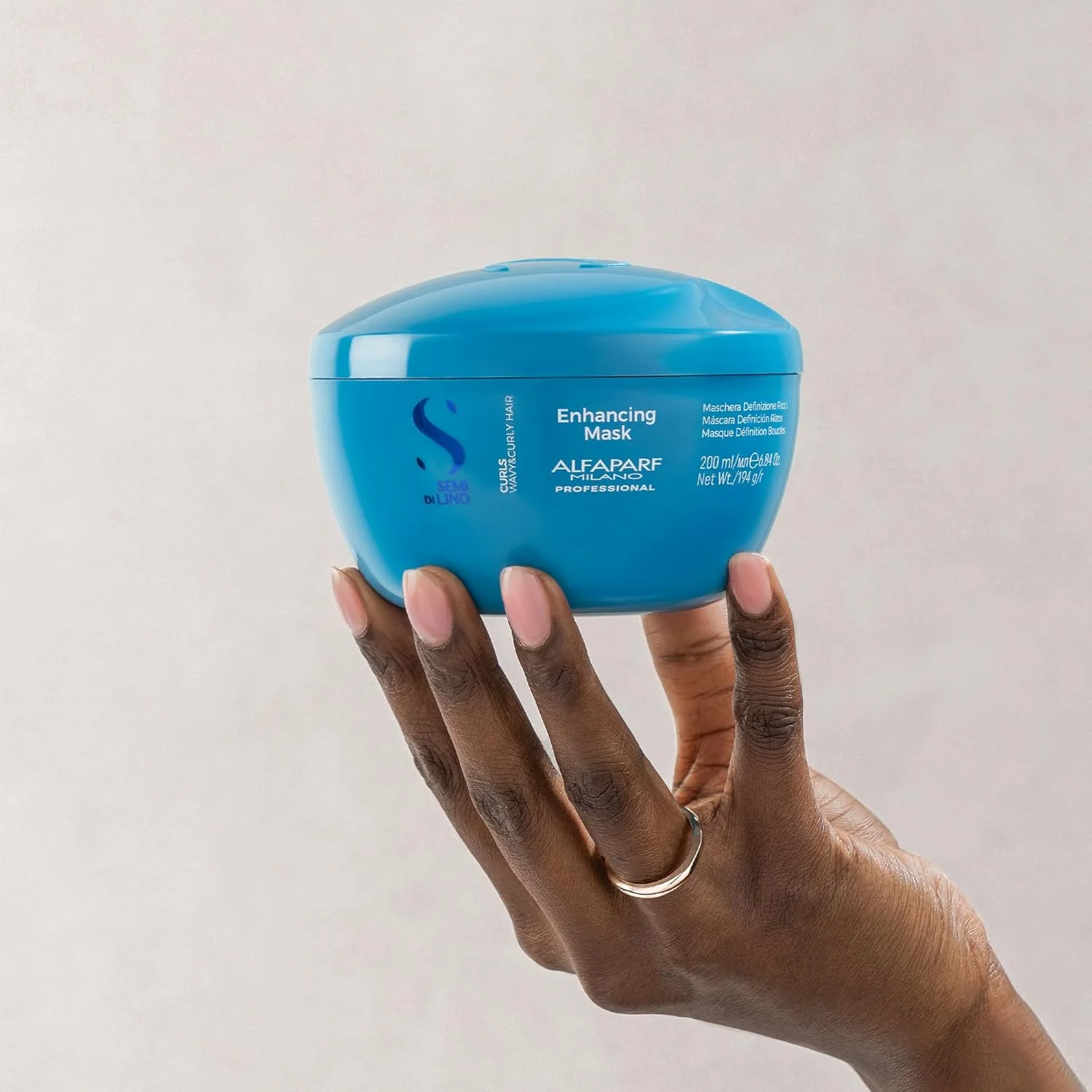 ماسک تقویت کننده فر مو آلفاپارف میلانو سمی دی لینو مخصوص موهای موج دار و فر - آبرسان و مغذی - کاهش وز - محافظت در برابر رطوبت - فرمولاسیون مناسب گیاهخواران - 200 میلی لیتر ماسک تقویت کننده فر مو آلفاپارف میلانو سمی دی لینو مخصوص موهای موج دار و فر - آبرسان و مغذی - کاهش وز - محافظت در برابر رطوبت - فرمولاسیون مناسب گیاهخواران - 200 میلی لیتر