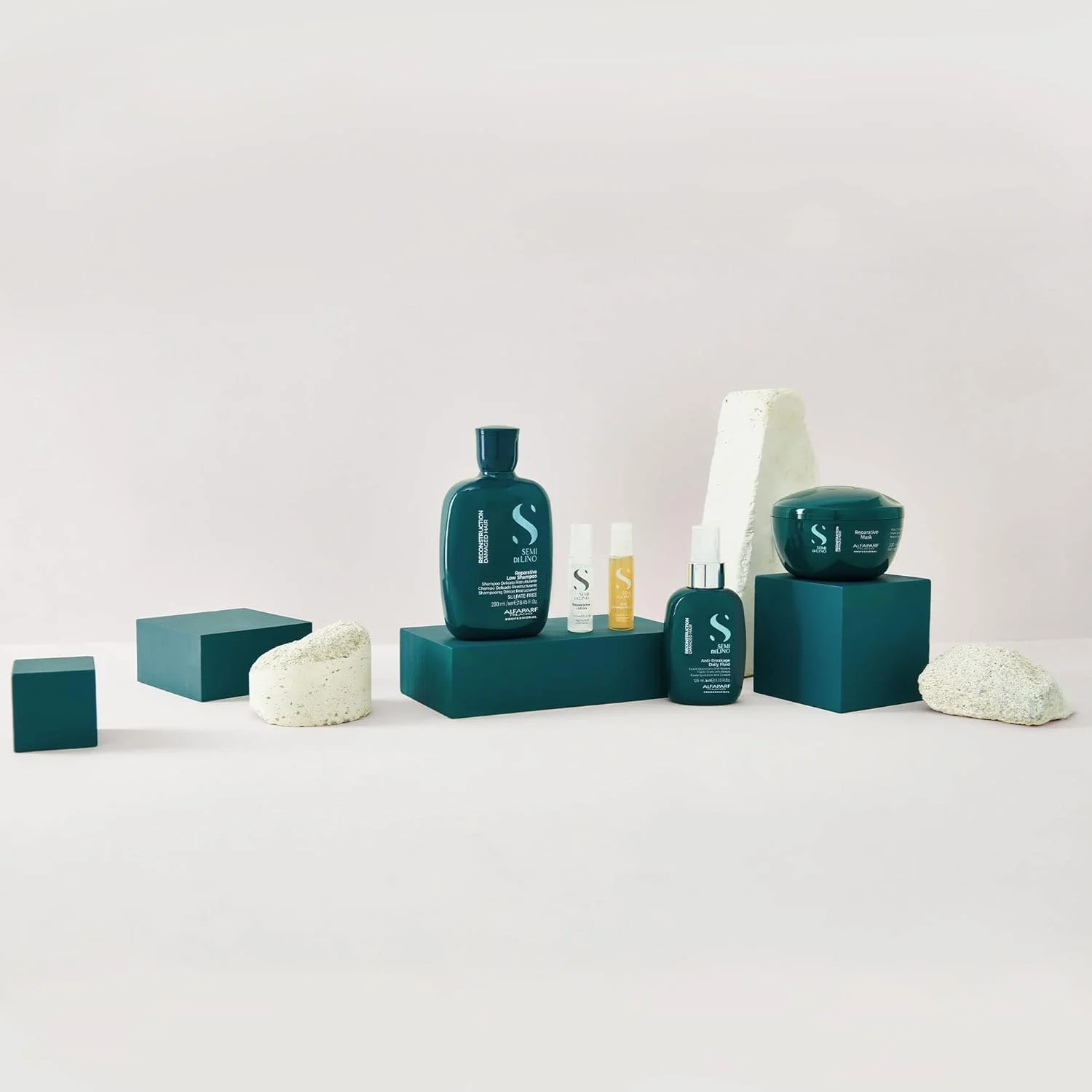 ماسک ترمیم کننده موهای آسیب دیده آلفاپارف میلانو سری سمی دی لینو - مناسب برای موهای رنگ شده - ترمیم موهای آسیب دیده - فاقد پارابن و پارافین - کیفیت حرفه ای سالن - 500 میلی لیتر