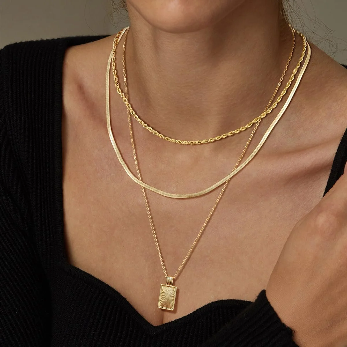 گردنبندهای لایه ای طلایی و نقره ای زنانه، زنجیر نقره ای با روکش طلای 14 عیار، ست جواهرات مد روز گردنبندهای لایه ای طلایی و نقره ای زنانه، زنجیر نقره ای با روکش طلای 14 عیار، ست جواهرات مد روز