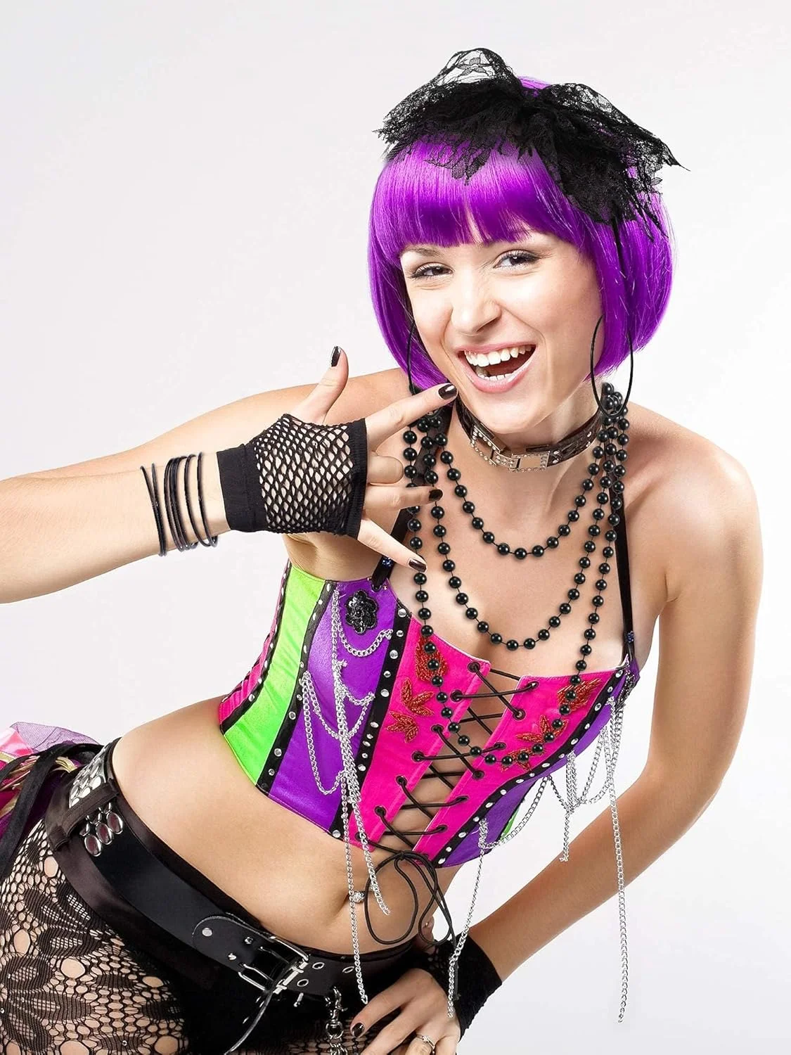 اکسسوری های لباس مهمانی دهه 80 شامل هدبند توری، گوشواره، دستکش توری، گردنبند و دستبند، مشکی، سایزFree Size