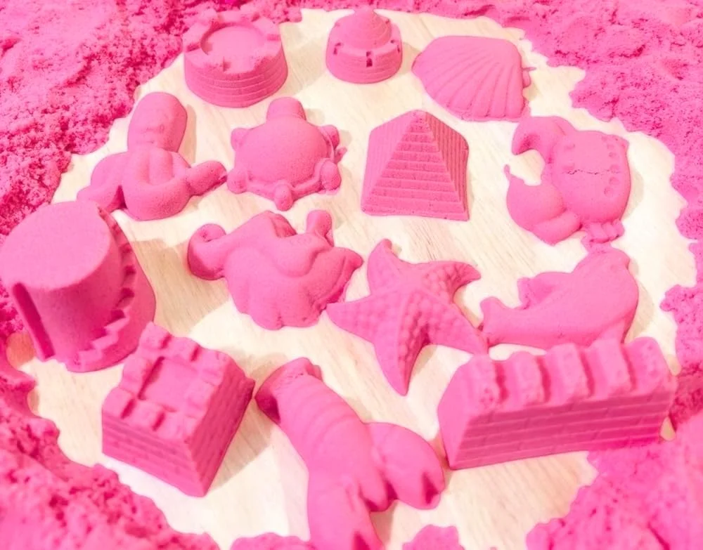 شن بازی رنگ صورتی ۵۰۰ گرمی LUCKY STARZZZ، غیر چسبنده و هرگز خشک نمی شود، شن با کیفیت غیر سمی، سطل شن همراه با قالب های مختلف، سرگرمی خلاقانه برای کودکان (PSLS02 شن صورتی ۵۰۰ گرمی)