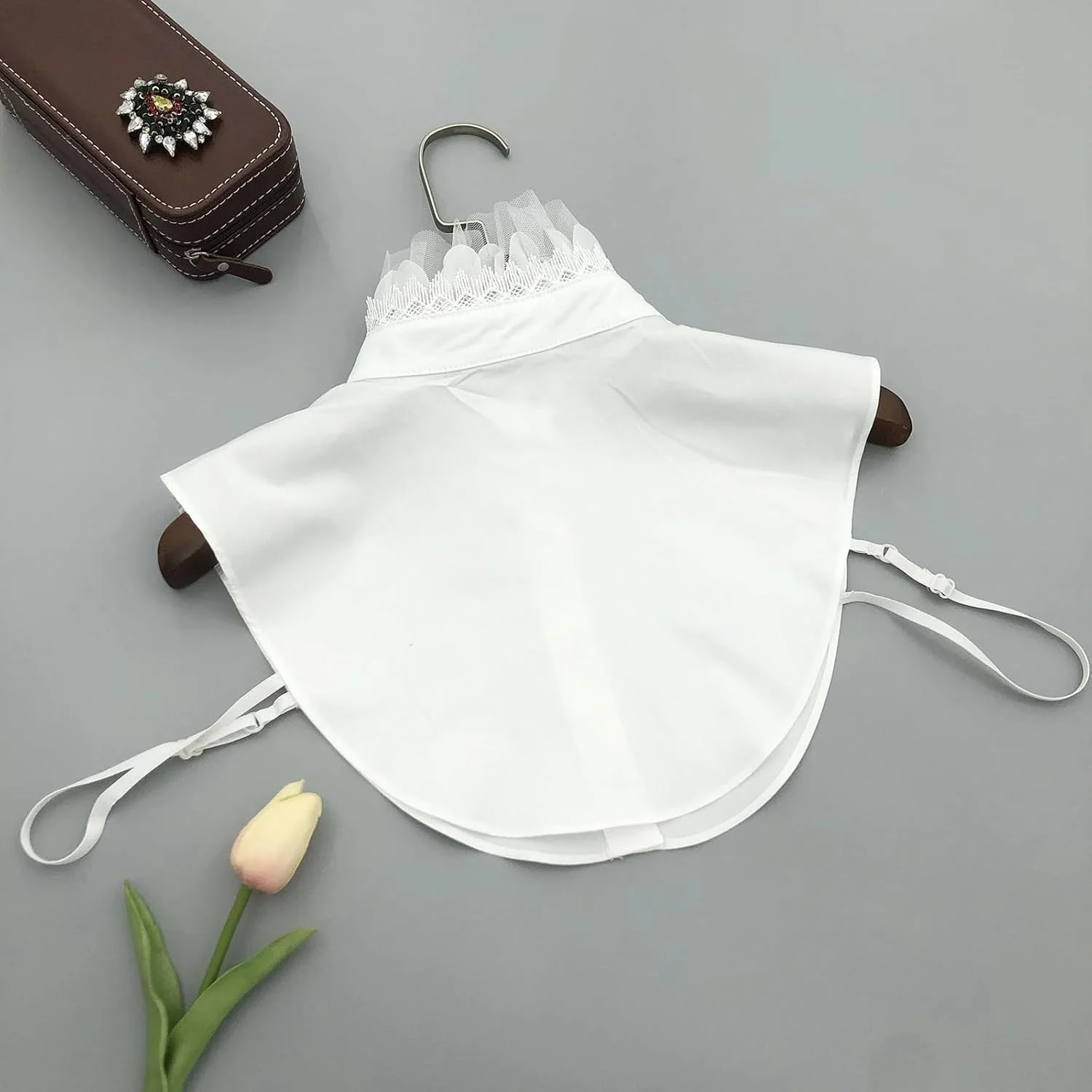 نیم تنه دکمه دار با یقه توری جداشدنی، یقه تزئینی طرح دار برای بانوان