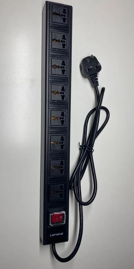 لاماتل LT-20U1-08AVBCMB - پی دی یو ۸ راهه - پریزهای یونیورسال با دوشاخه بریتانیایی