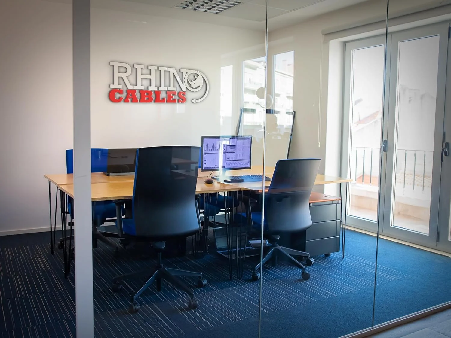 صفحه پوشاننده رک 19 اینچی راینوکیبلز، 2U، مناسب برای مرتب سازی جلوی رک سرور صفحه پوشاننده رک 19 اینچی راینوکیبلز، 2U، مناسب برای مرتب سازی جلوی رک سرور