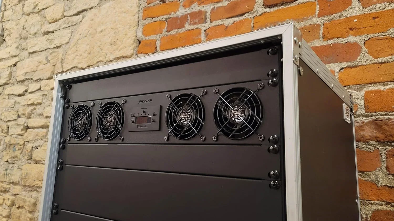 فن رک ۲ یونیت خنک کننده بی صدا با کنترل دما PROCOOL SP480XT-E / جریان هوا= تخلیه / مناسب برای خنک سازی کابینت AV سینمای خانگی، سرور پخش و استودیو ضبط فن رک ۲ یونیت خنک کننده بی صدا با کنترل دما PROCOOL SP480XT-E / جریان هوا= تخلیه / مناسب برای خنک سازی کابینت AV سینمای خانگی، سرور پخش و استودیو ضبط