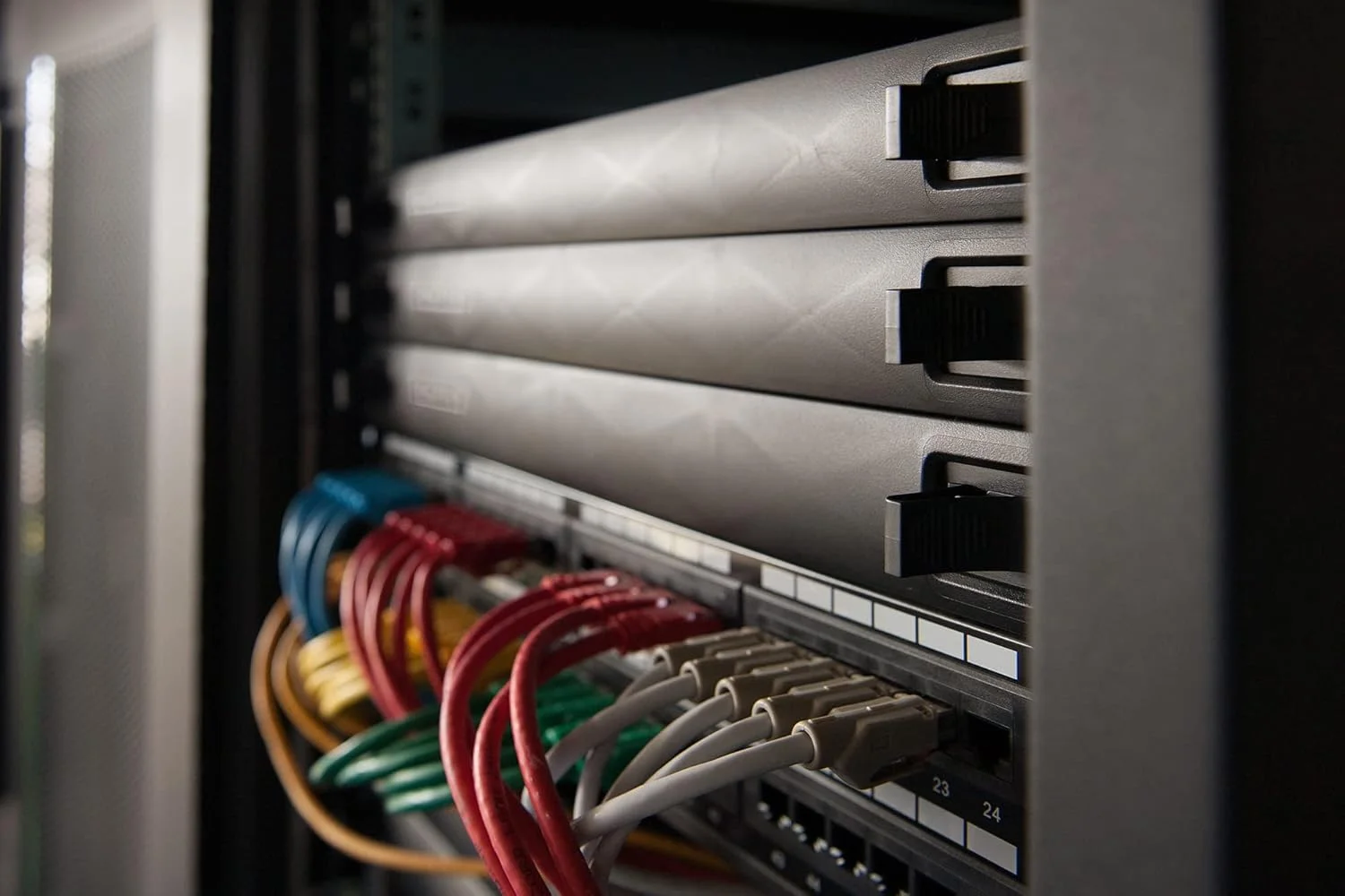 دیجیتوس DN-97651-19" پوشش خالی - پوشش 1U - بسته 5 عددی - پنل برای رک شبکه 19 اینچی، رک سرور - مکانیزم ضربه ای - پلاستیک ABS - مشکی