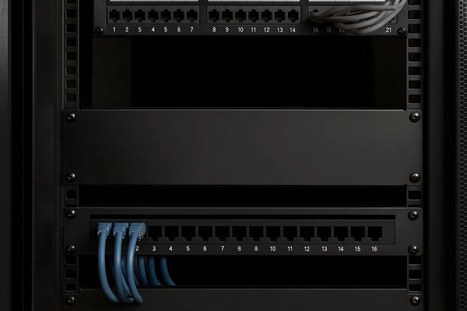 پنل رک خالی 2U برای محفظه رک مونت 19 اینچی و کابینت های شبکه (مشکی، 2 عددی)